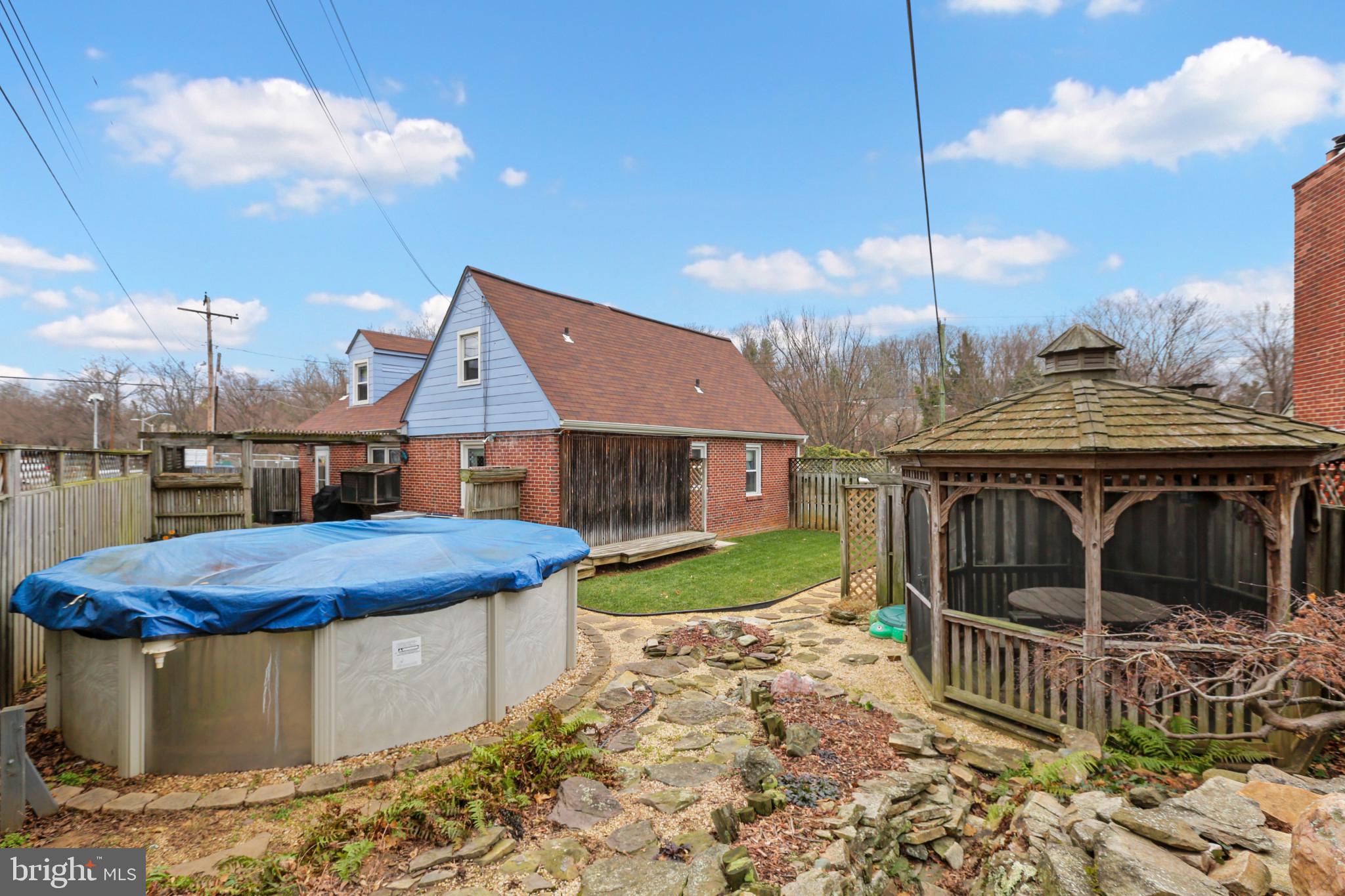 CROSS COUNTRY - Residential