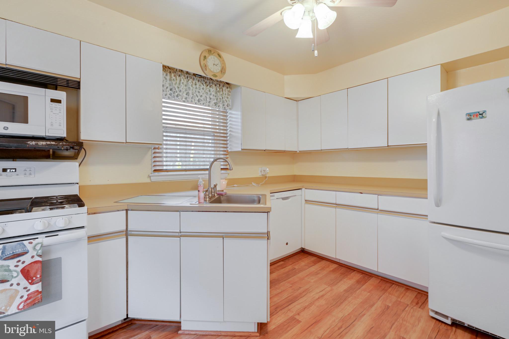 CROSS COUNTRY - Residential