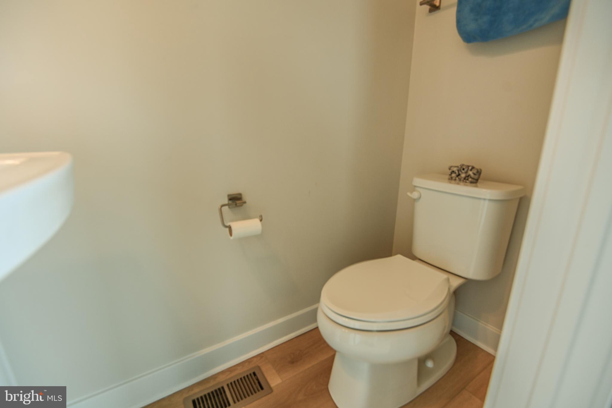 TANYARD SHORES - Residential Lease