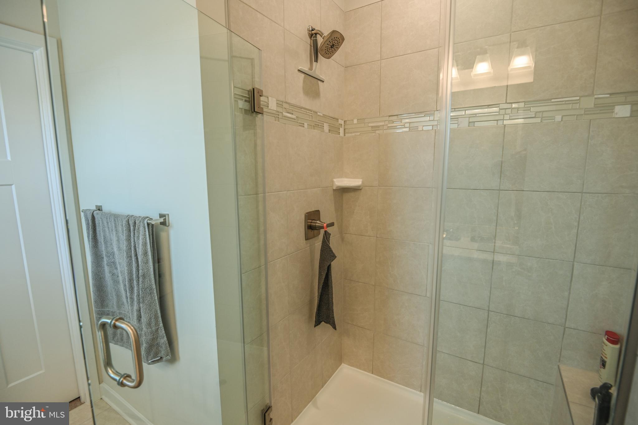 TANYARD SHORES - Residential Lease