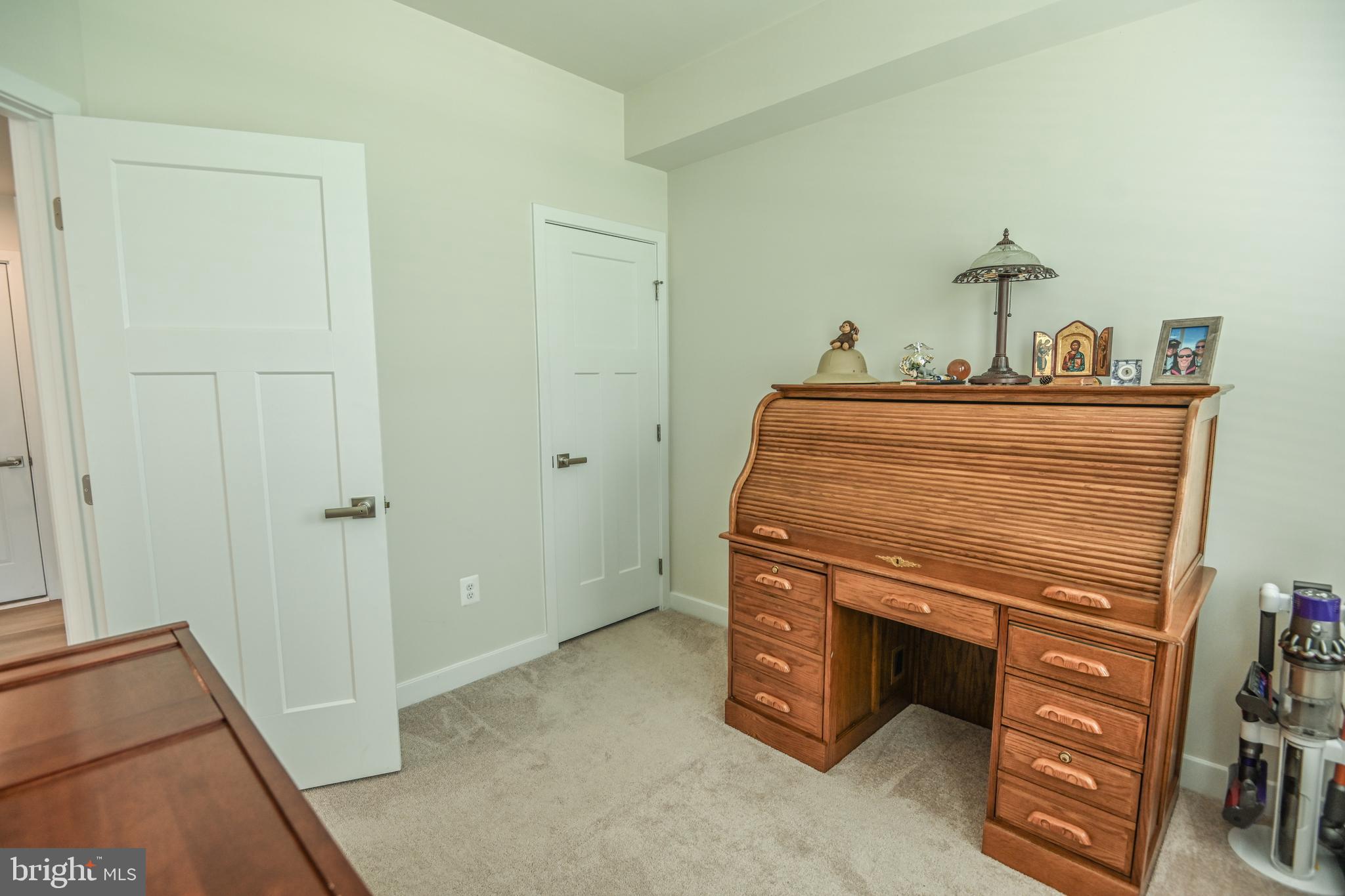 TANYARD SHORES - Residential Lease