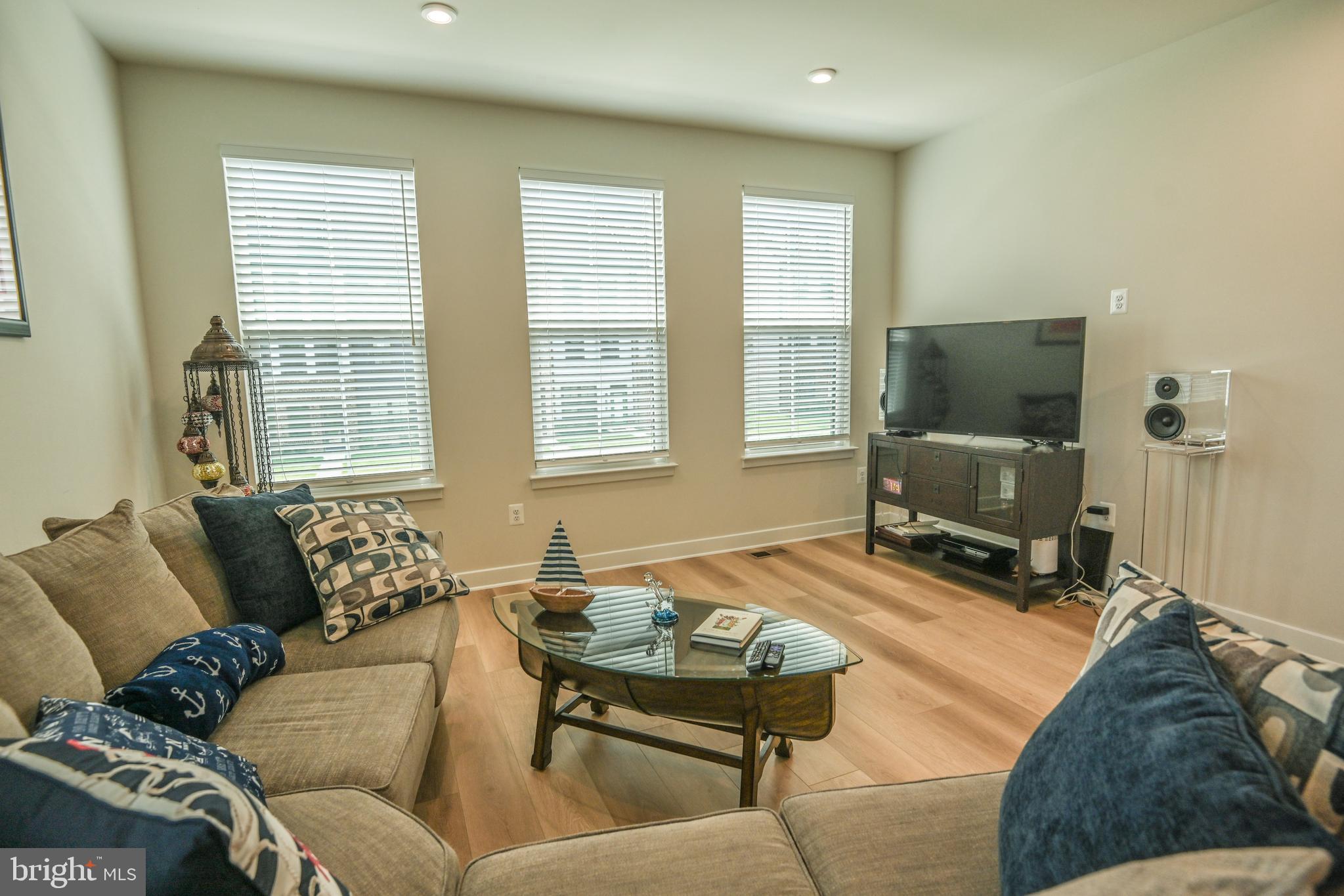 TANYARD SHORES - Residential Lease