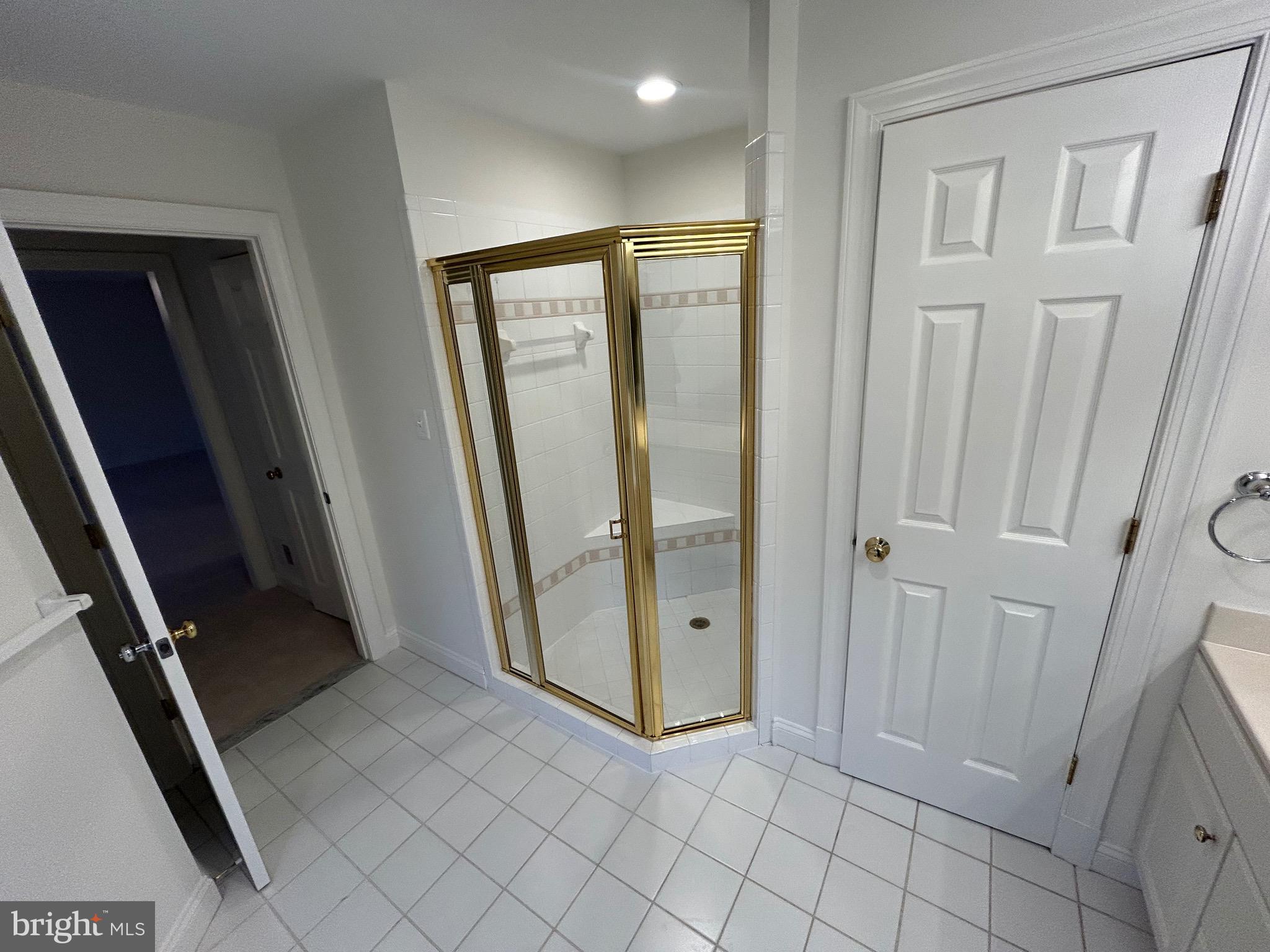 SHIRLEY WOODS - Residential Lease