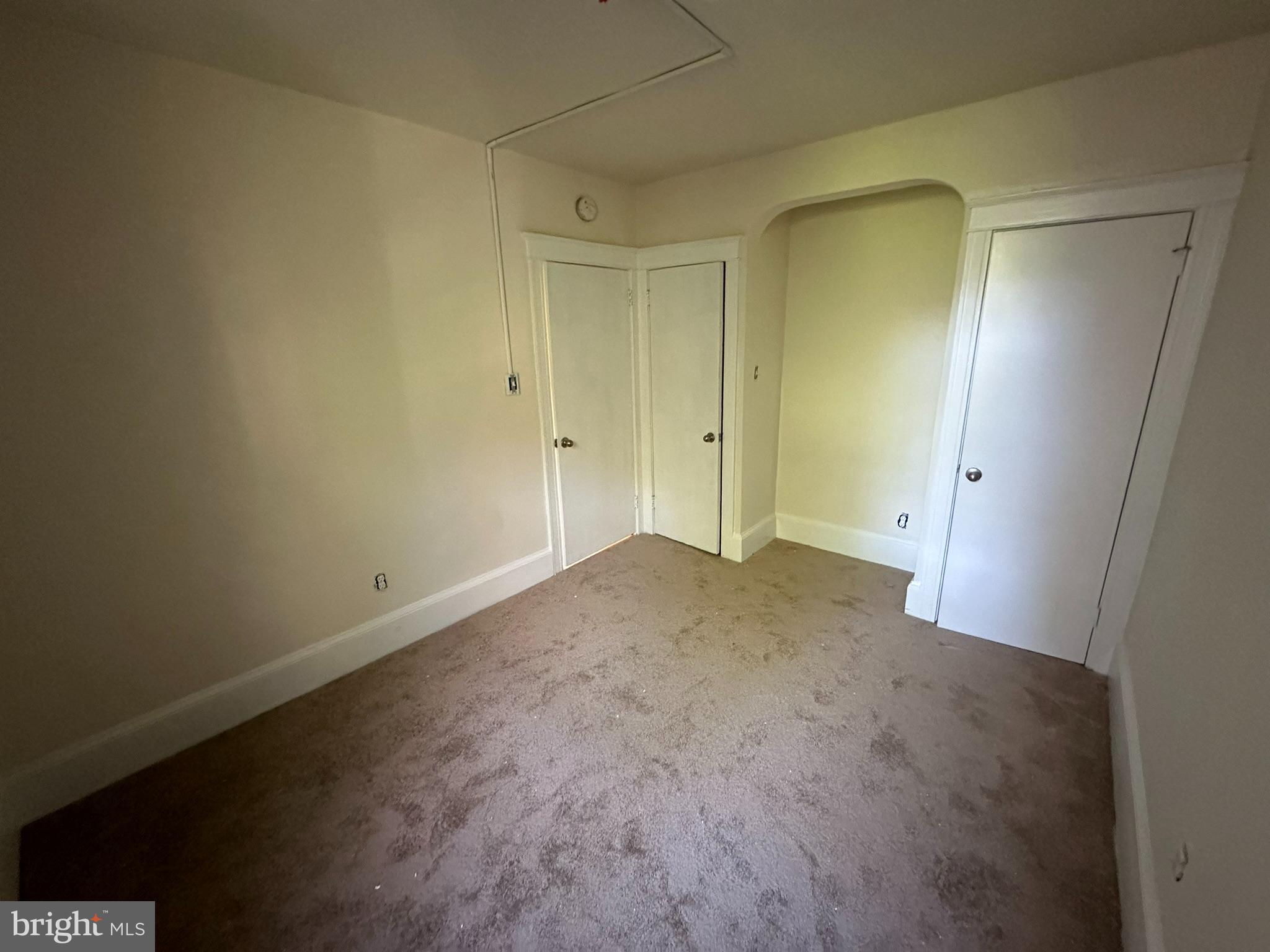 EAST FALLS - Residential Lease