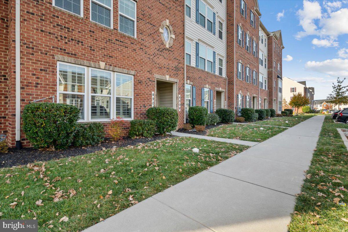 LINTON AT BALLENGER - Residential