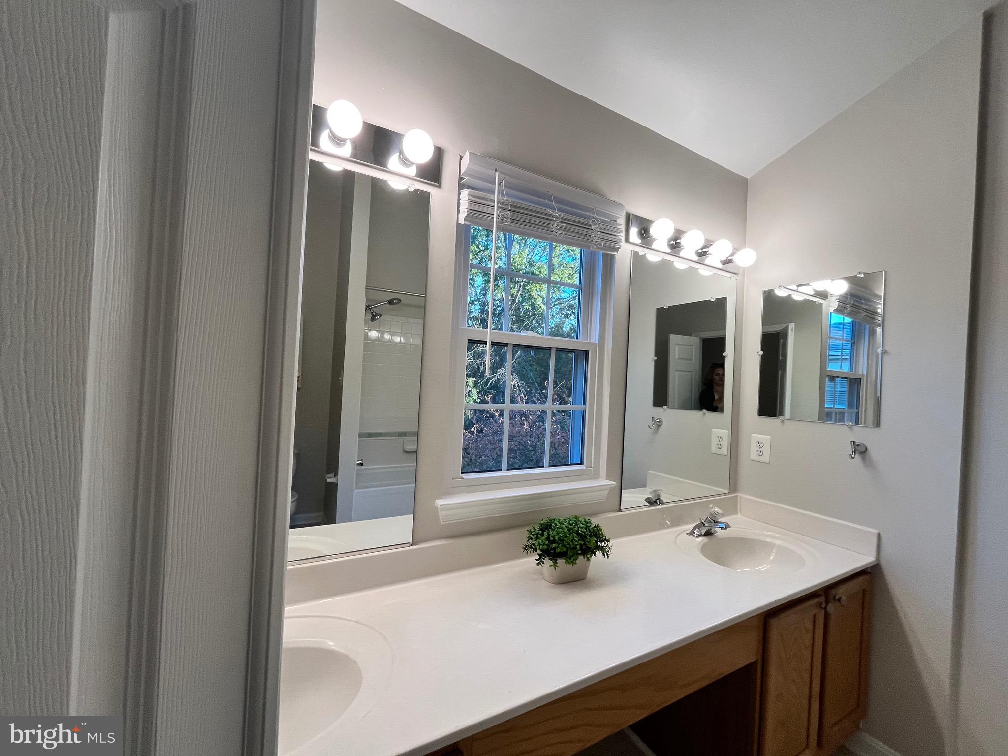 GREENWAY FARM - Residential Lease