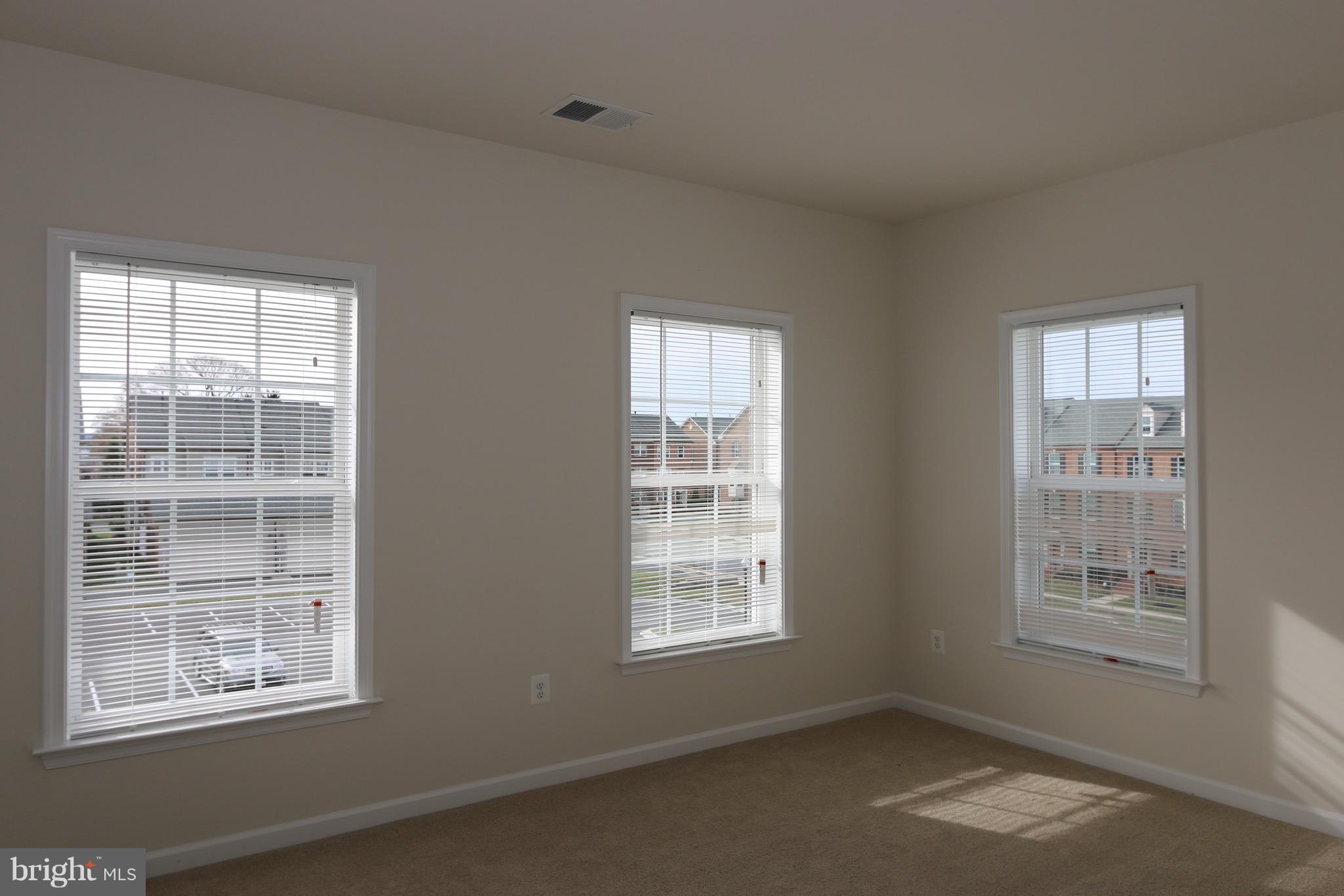 URBANA - Residential Lease