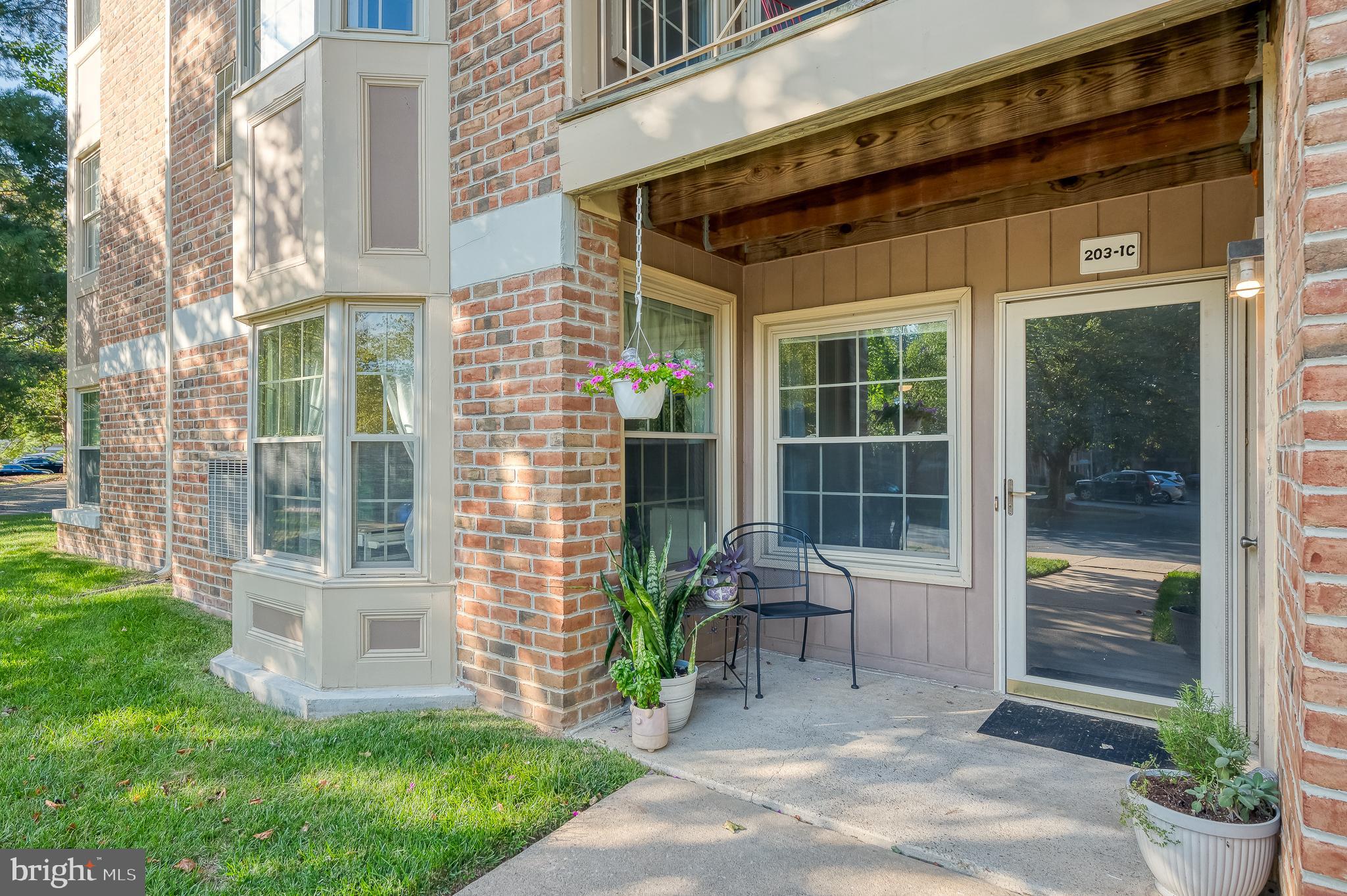 THE POINTE - Residential