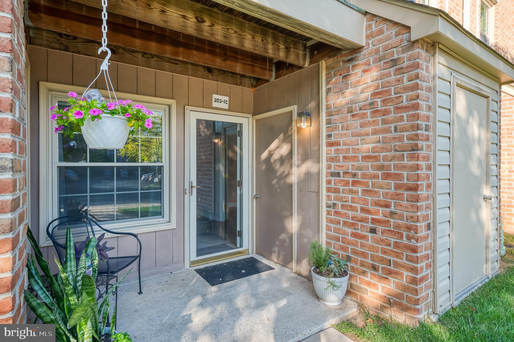 THE POINTE - Residential