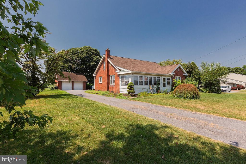 Photo of 286 Newport Rd, Leola, PA 17540 (MLS # PALA2053926)