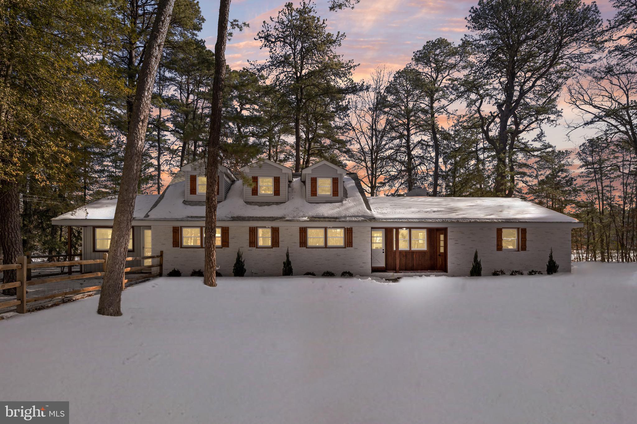 113 W CENTENNIAL DRIVE