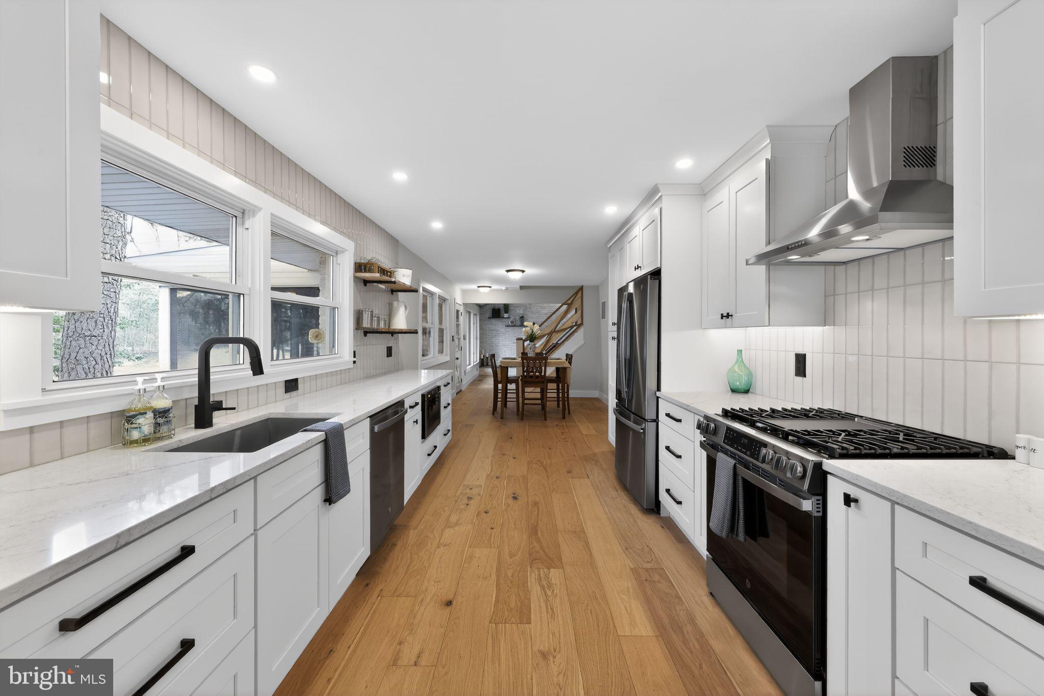 113 W CENTENNIAL DRIVE
