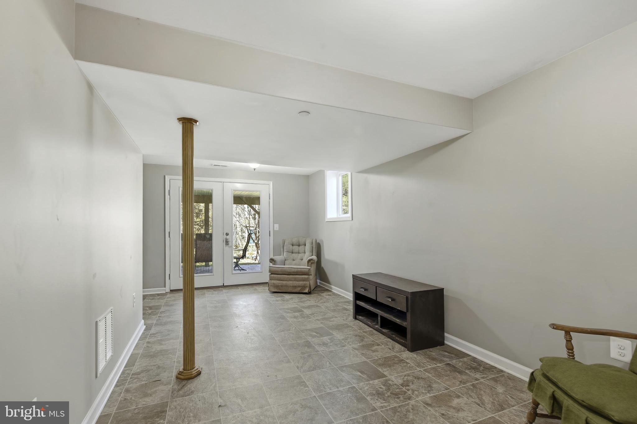 WHISPERING MEADOWS - Residential