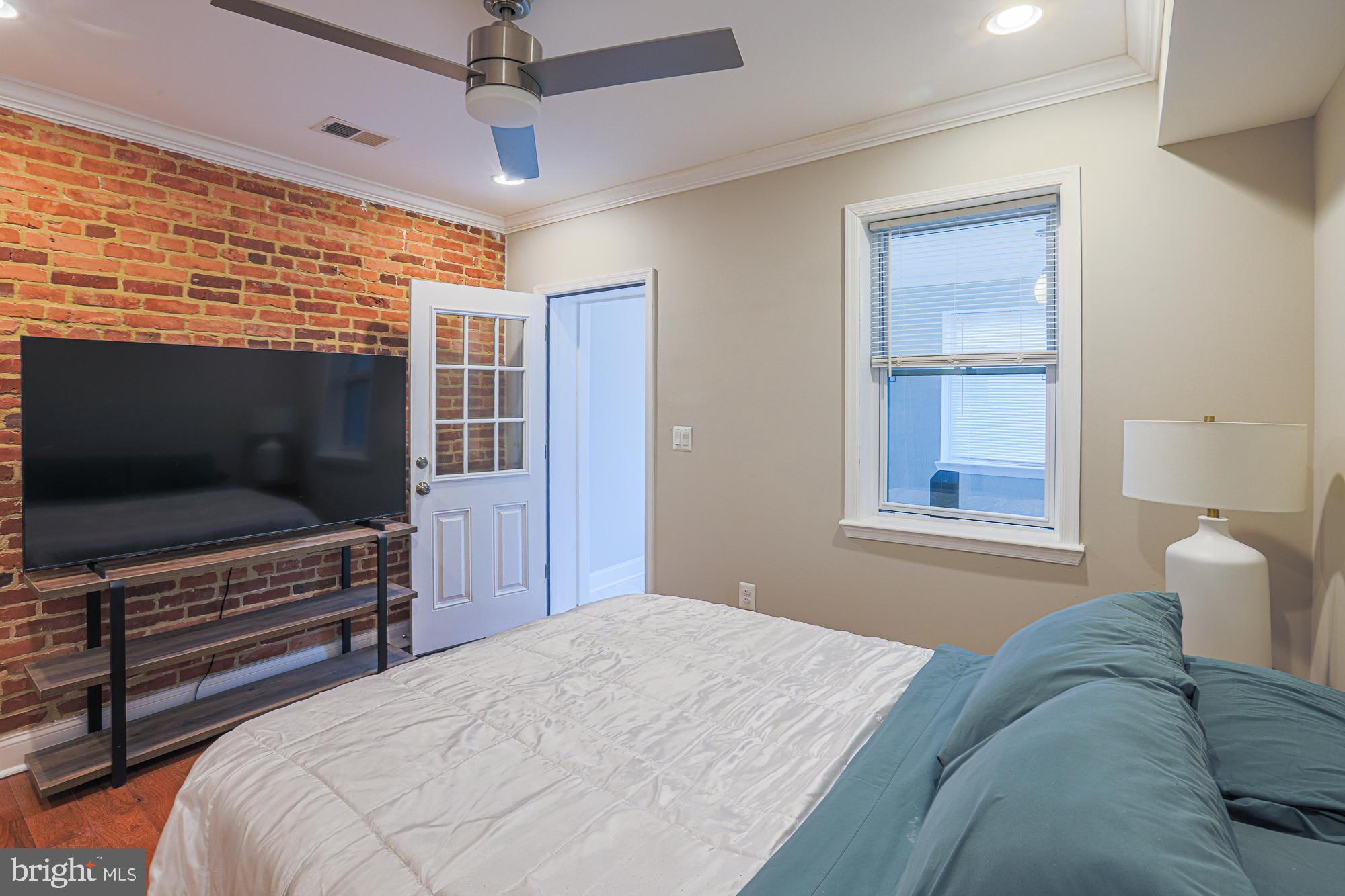 MILTON-MONTFORD - Residential