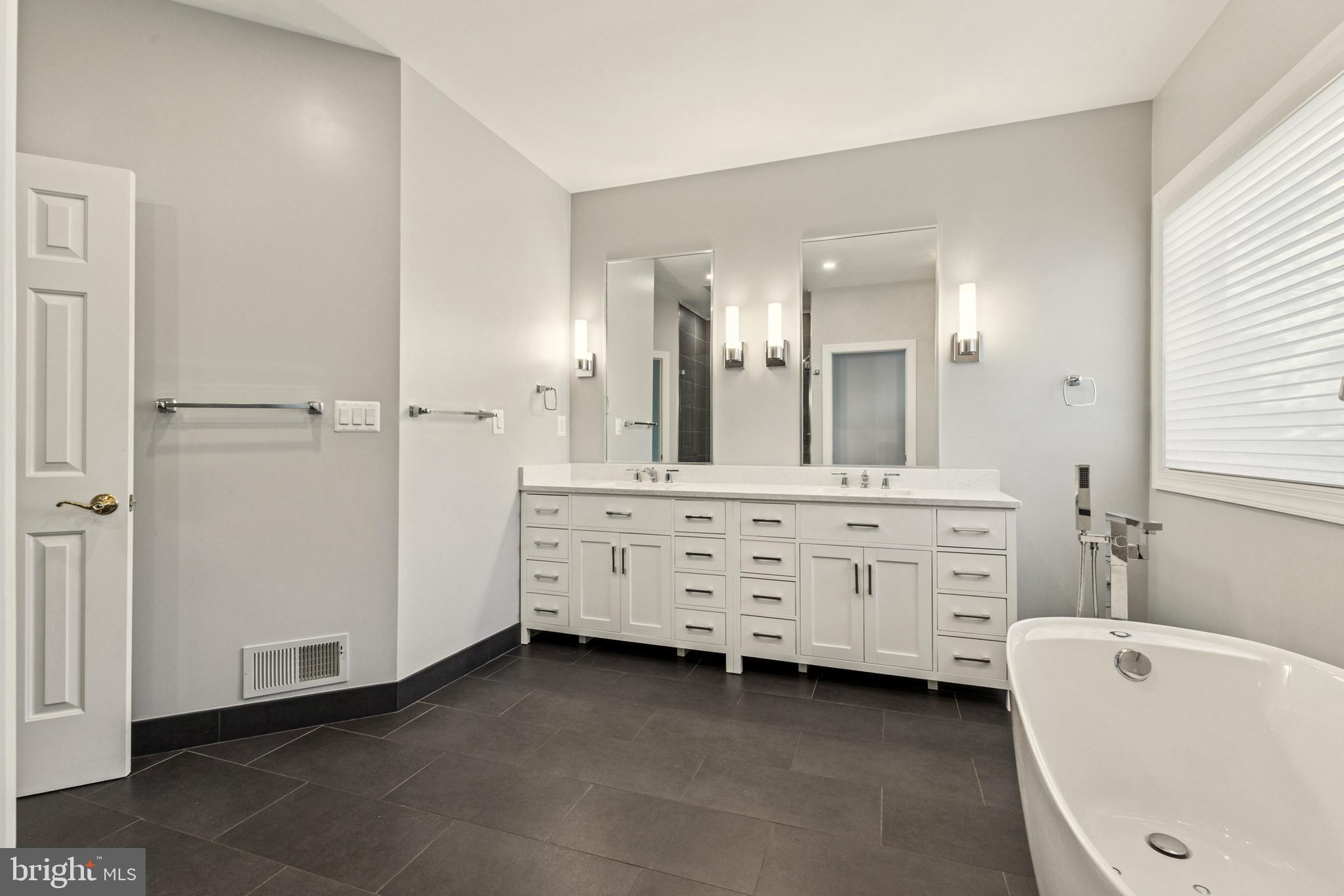 LAKE MANASSAS - Residential