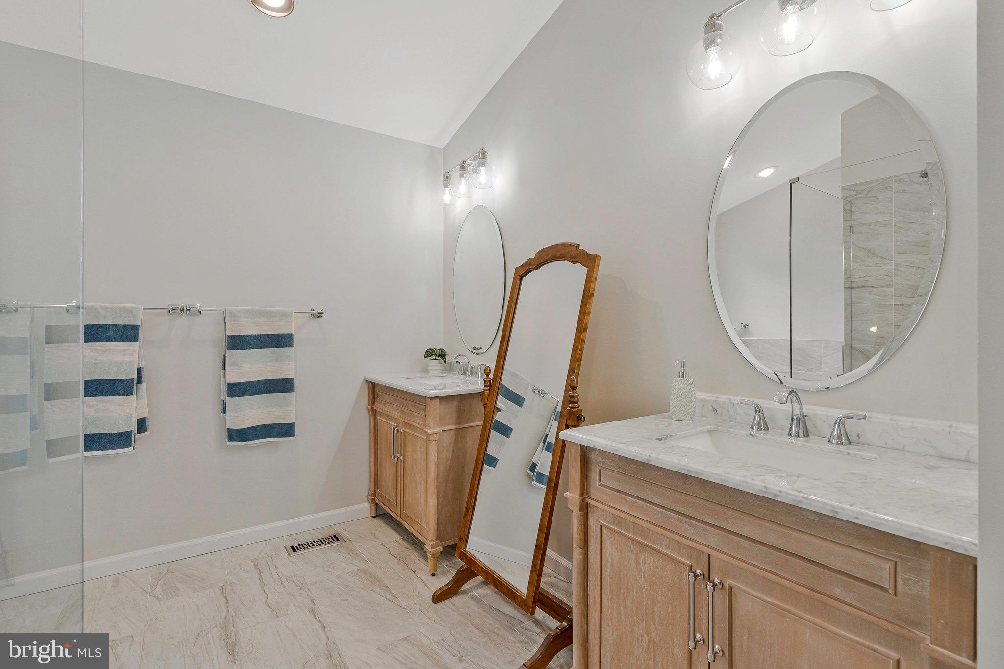 HASTINGS HUNT - Residential