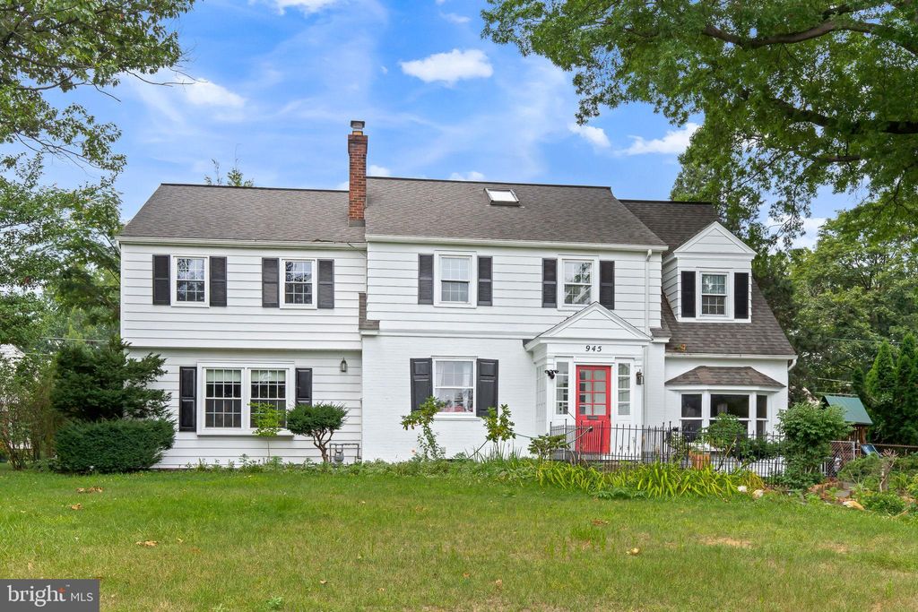 Photo of 945 SKYLINE DR, LANCASTER, PA 17601 (MLS # PALA2038872)