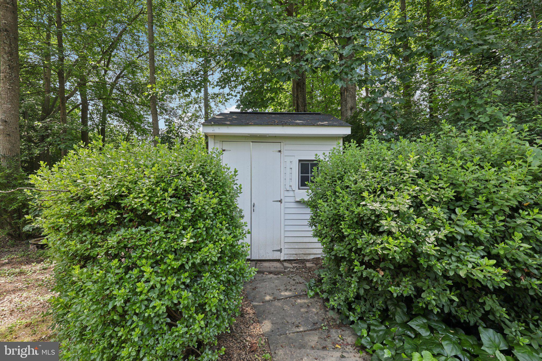 BLOOMS CROSSING - Residential