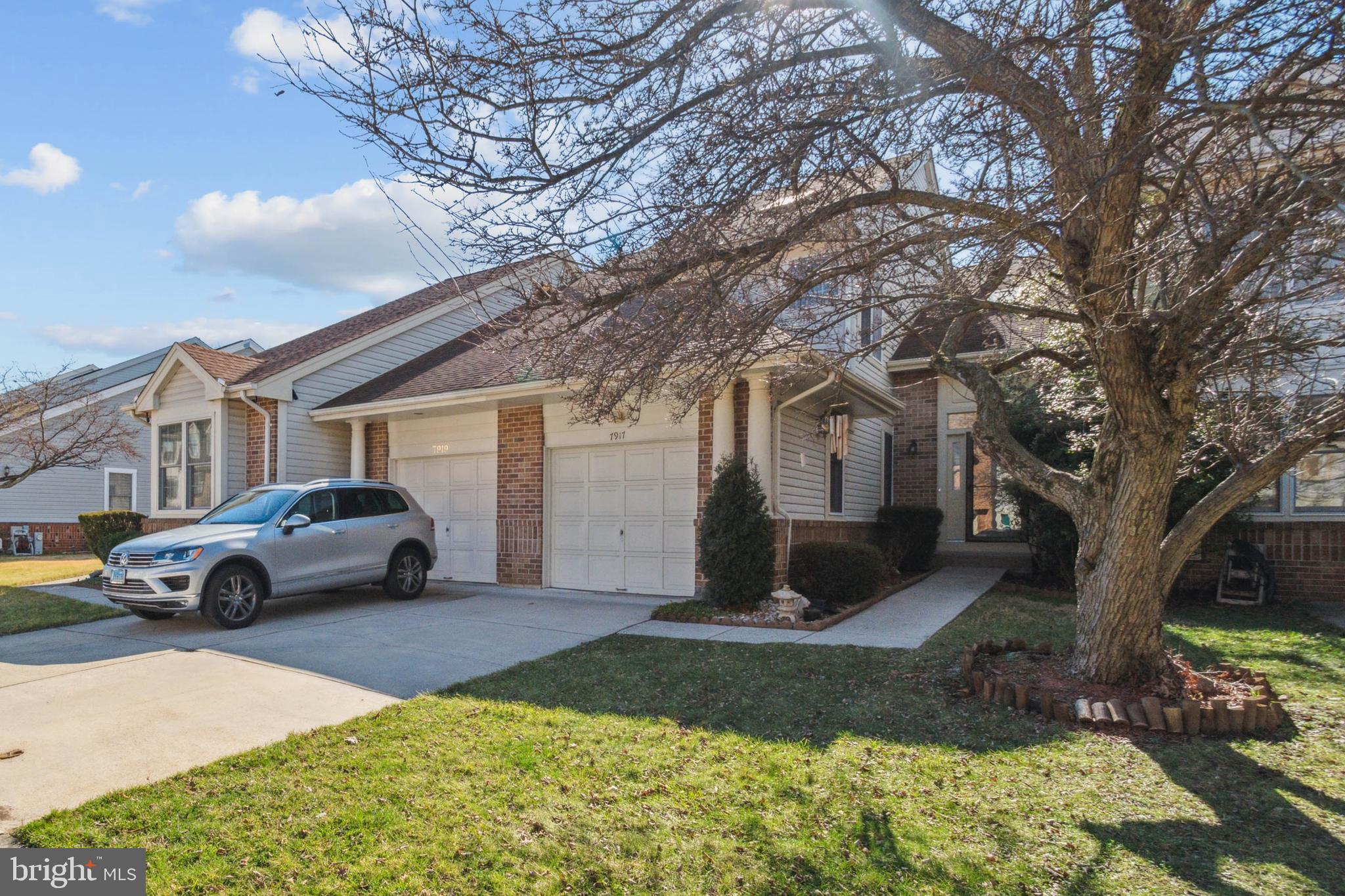 LAUREL LAKES - Residential