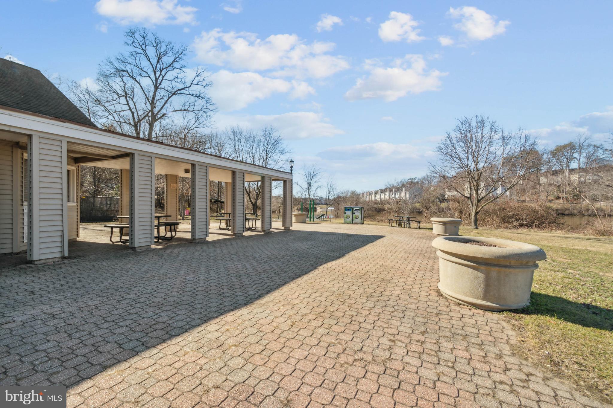 LAUREL LAKES - Residential