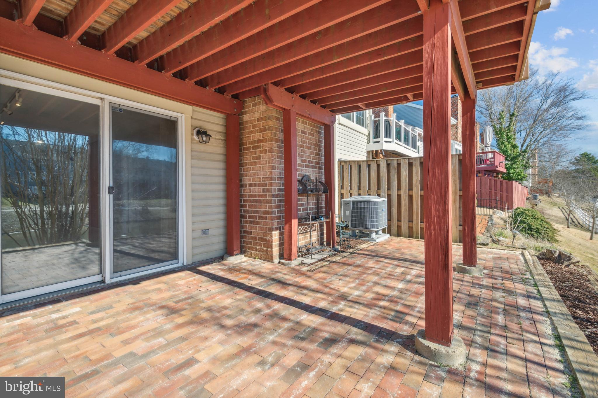 LAUREL LAKES - Residential