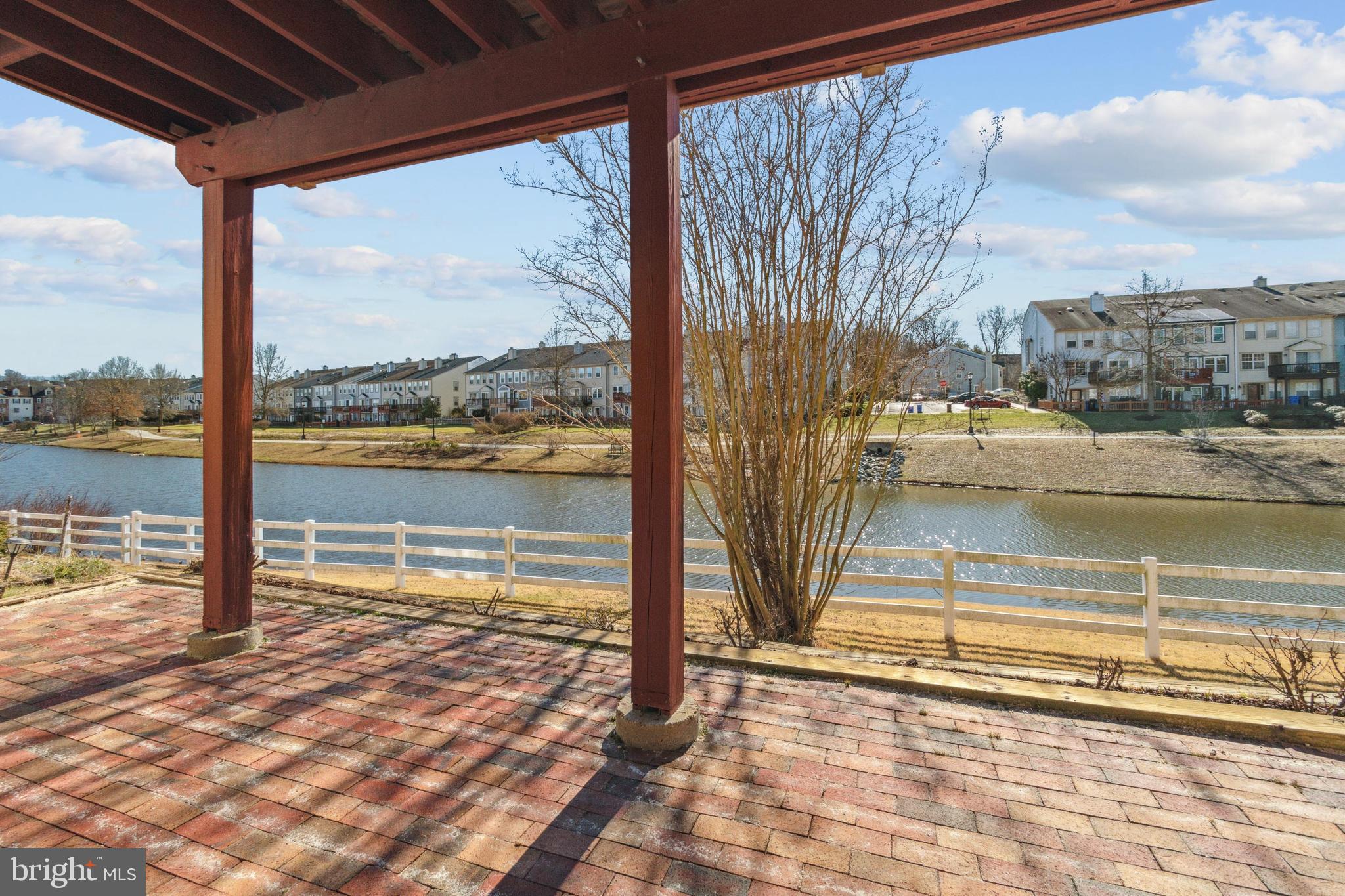 LAUREL LAKES - Residential