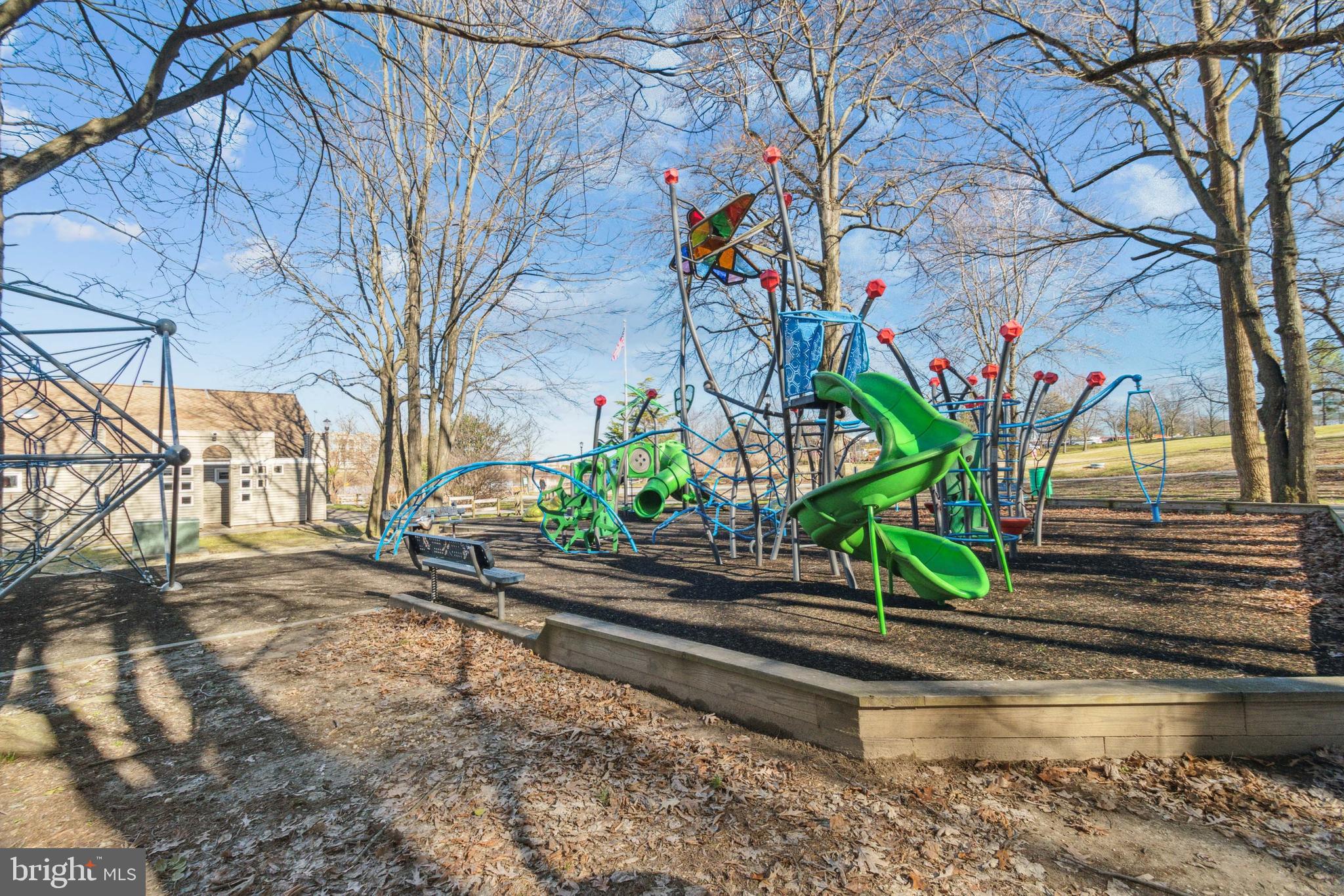 LAUREL LAKES - Residential