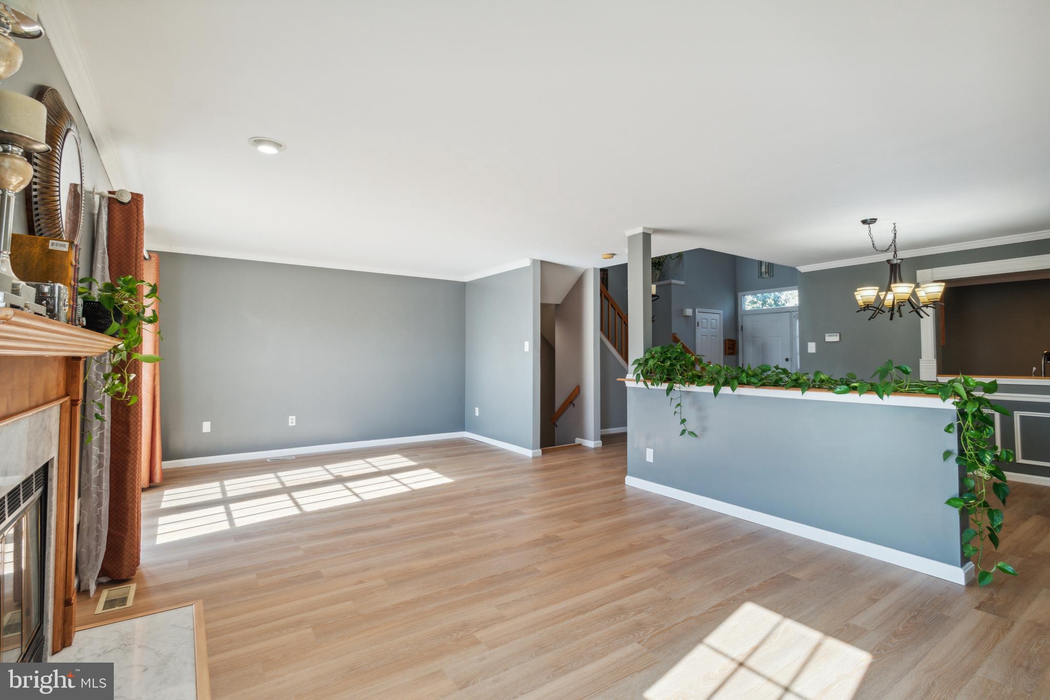 LAUREL LAKES - Residential