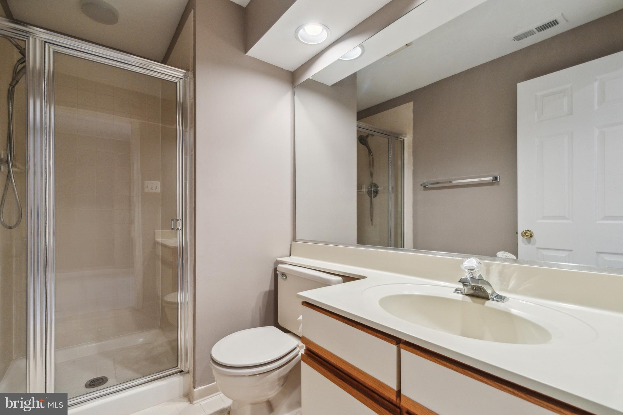 LAUREL LAKES - Residential