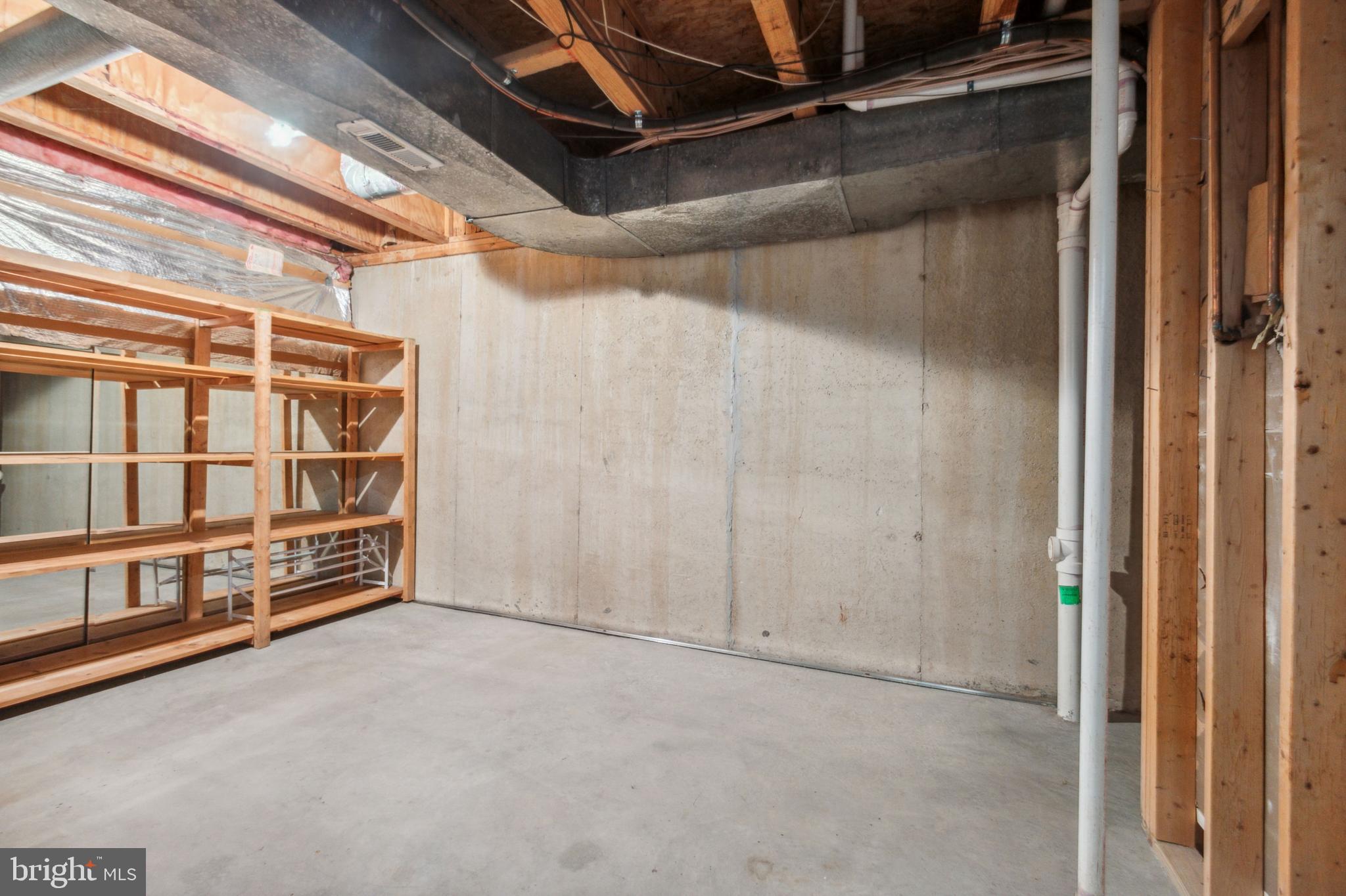 LAUREL LAKES - Residential