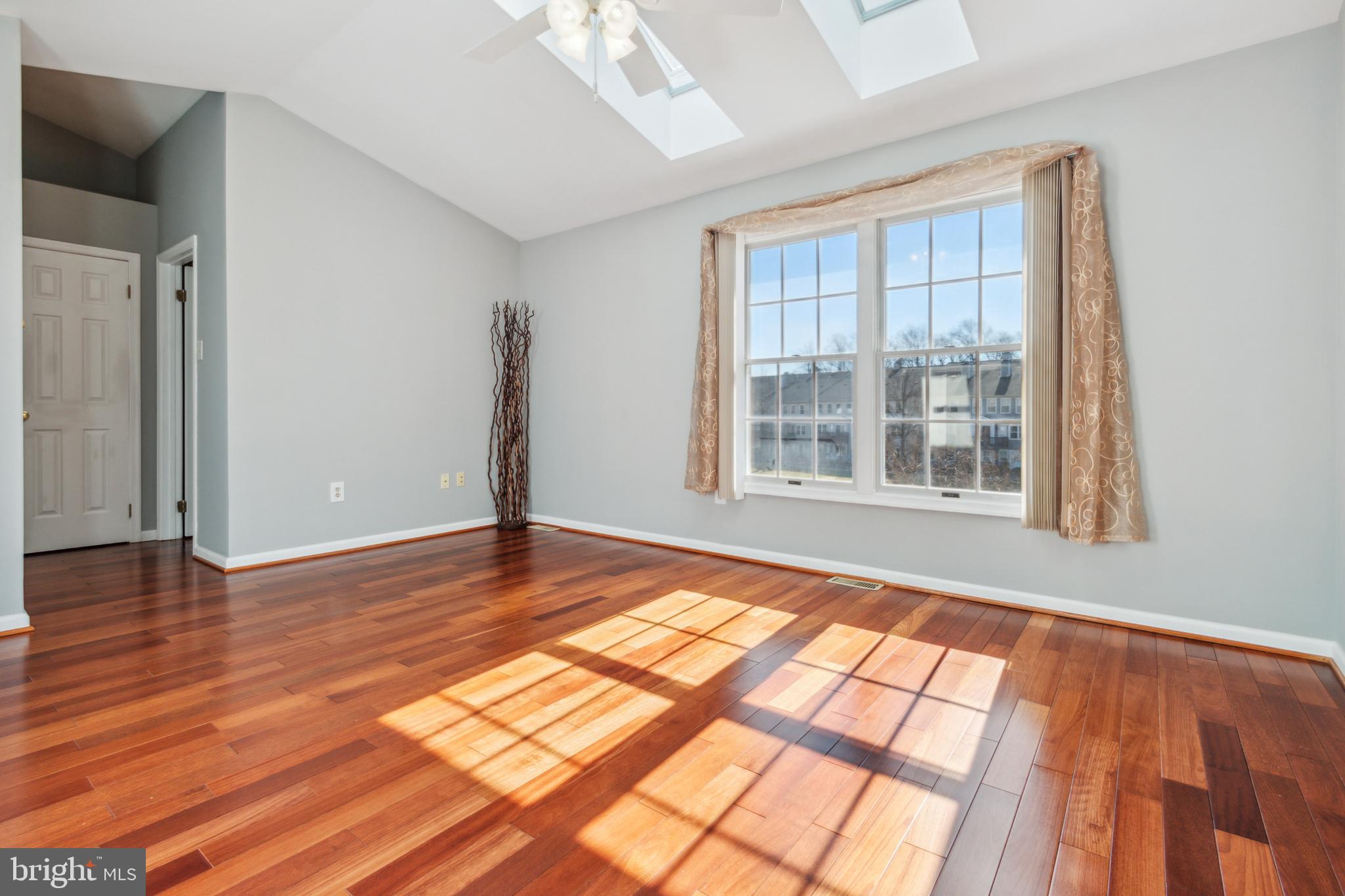 LAUREL LAKES - Residential