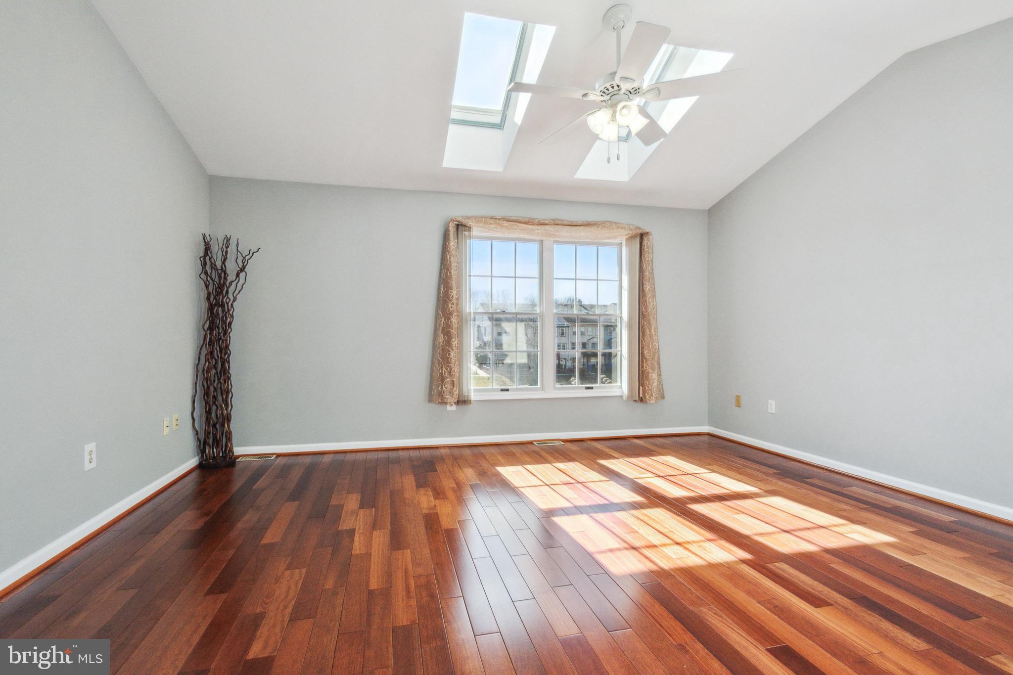 LAUREL LAKES - Residential