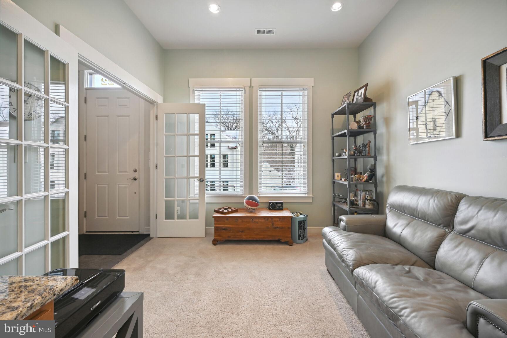 FOREST GLEN PARK - Residential