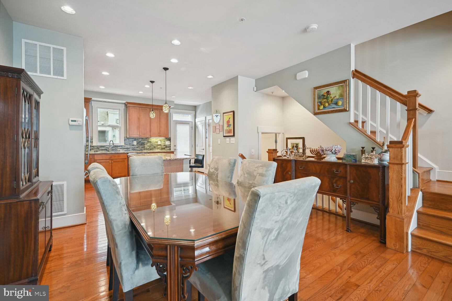 FOREST GLEN PARK - Residential