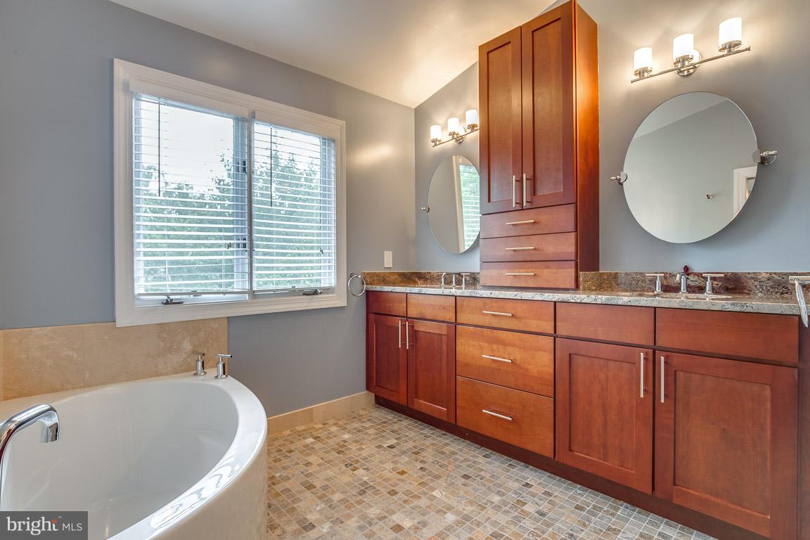 YACHT CLUB AT SEQUOIA VILLAGE - Residential