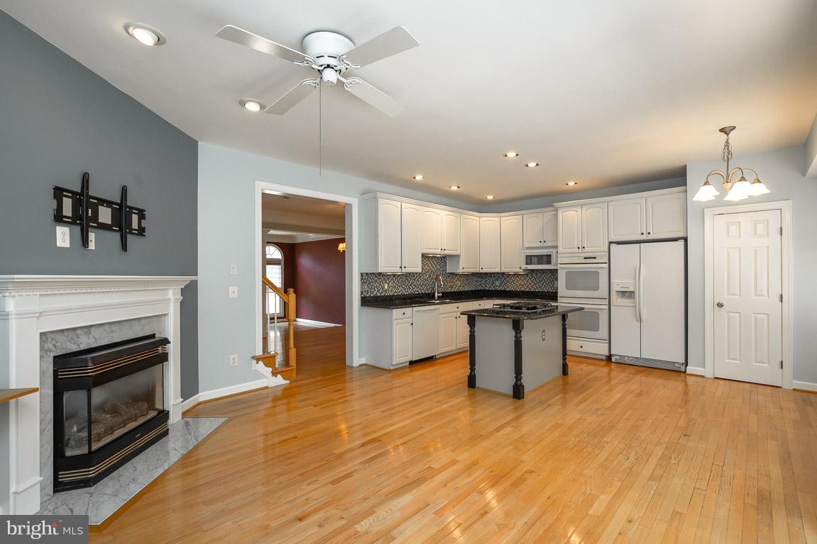 YACHT CLUB AT SEQUOIA VILLAGE - Residential