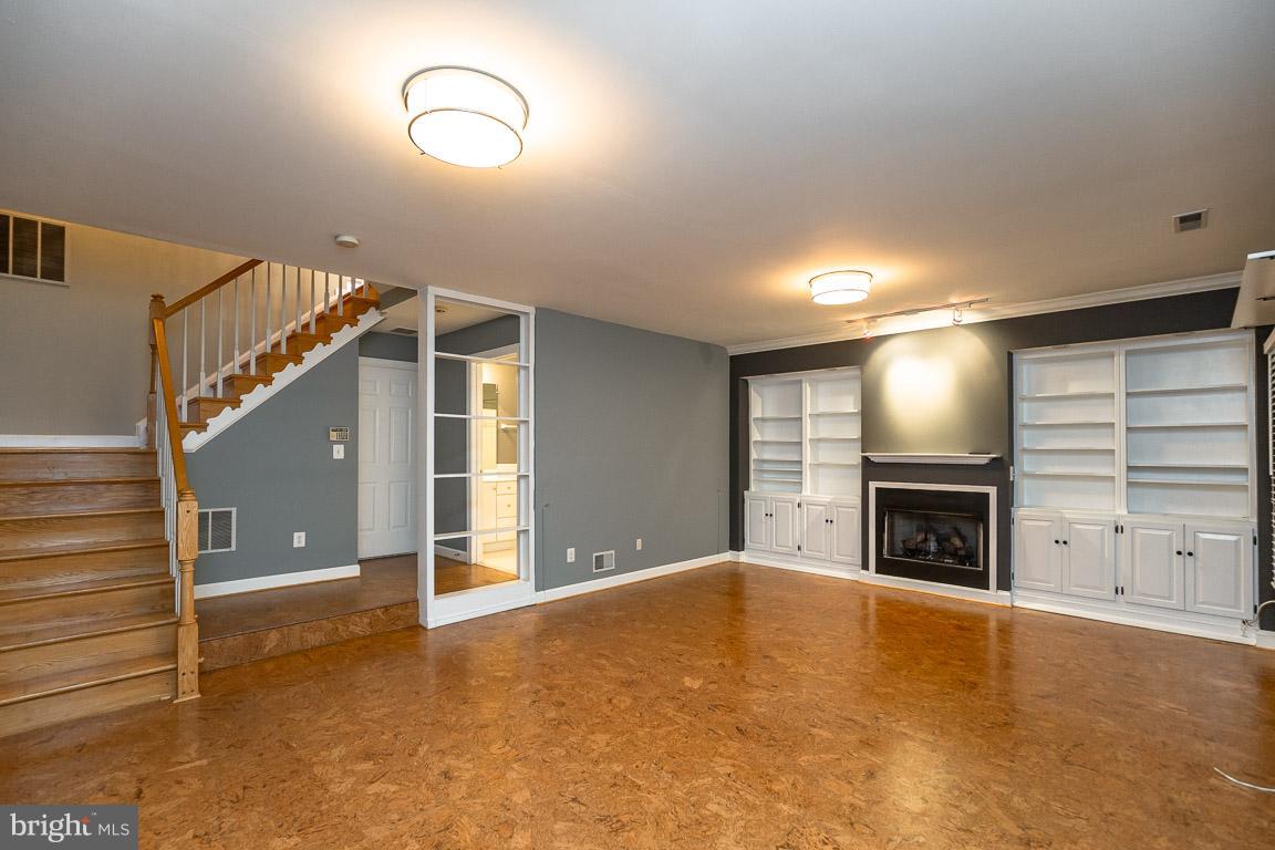 YACHT CLUB AT SEQUOIA VILLAGE - Residential