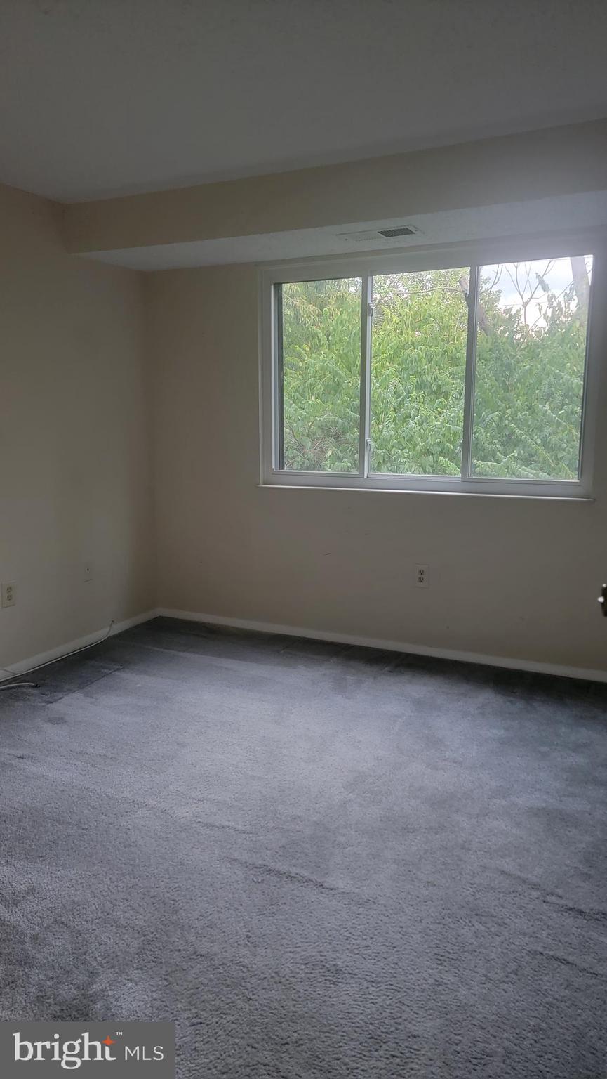 MIDDLEBROOK COMMONS - Residential