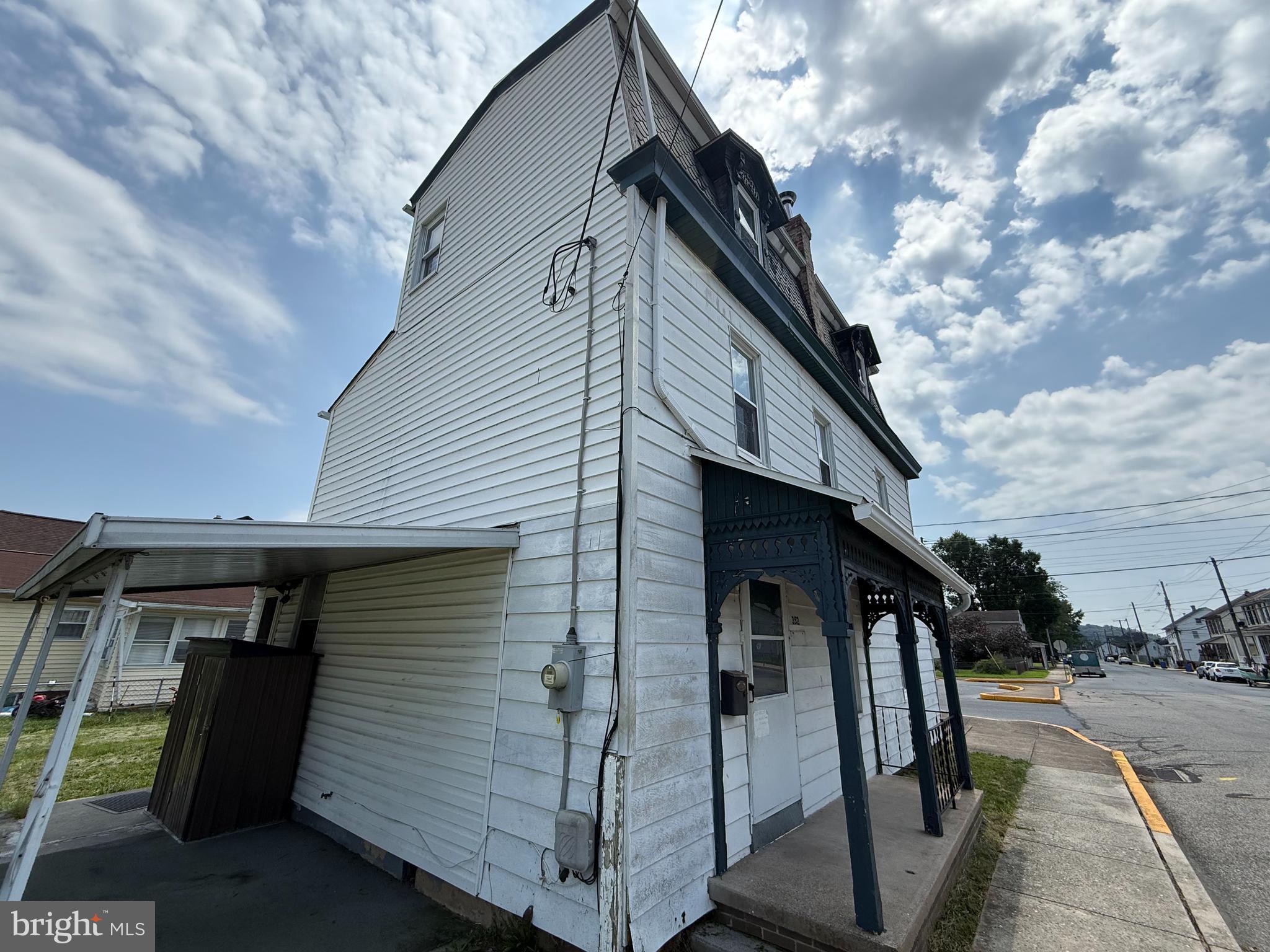352 S WOOD STREET