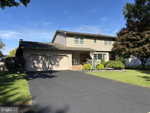Photo of 41 Wolfpack Road, HAMILTON, NJ 08619 (MLS # NJME2084354)