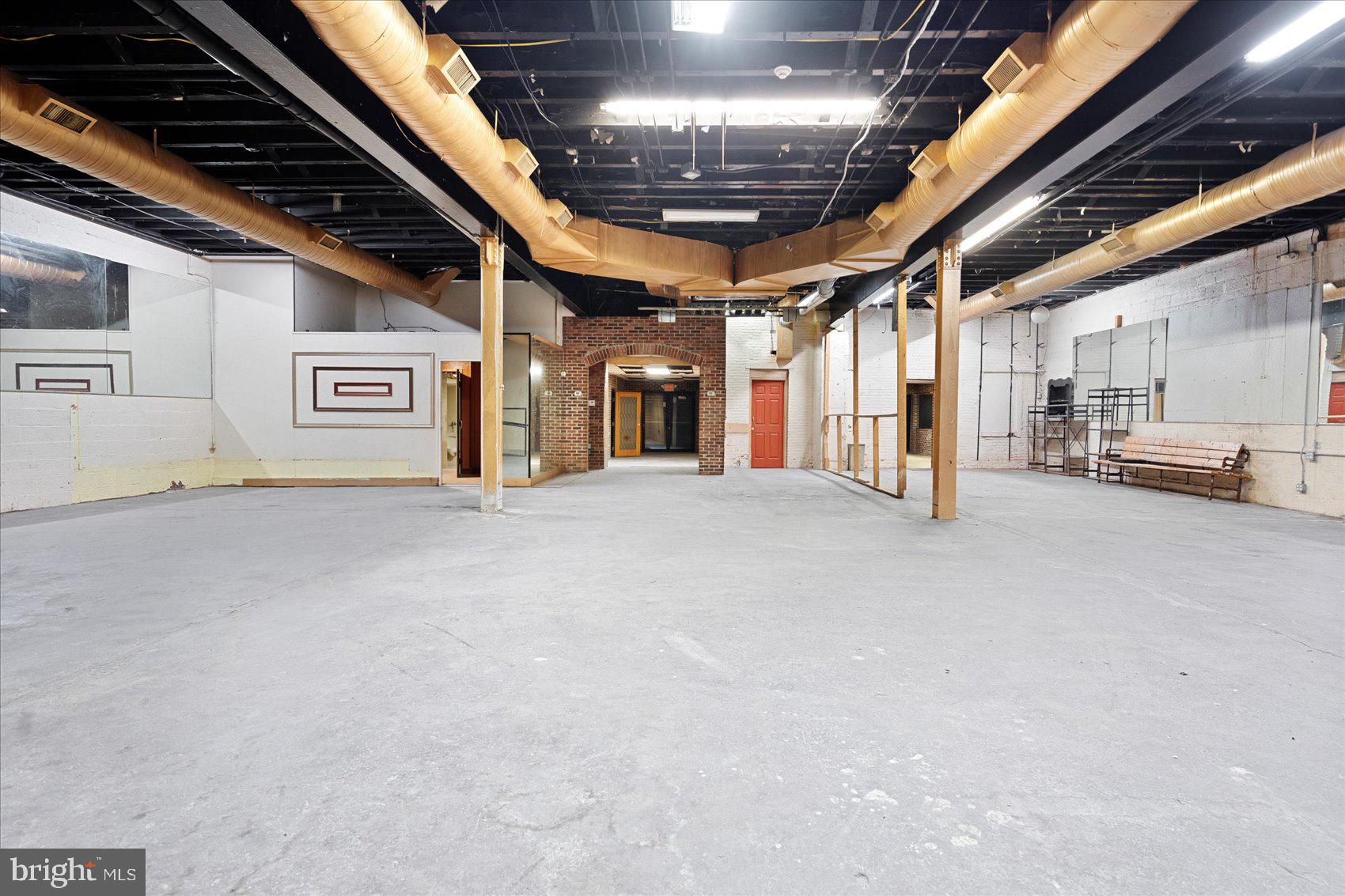 1011 GREENMOUNT AVENUE