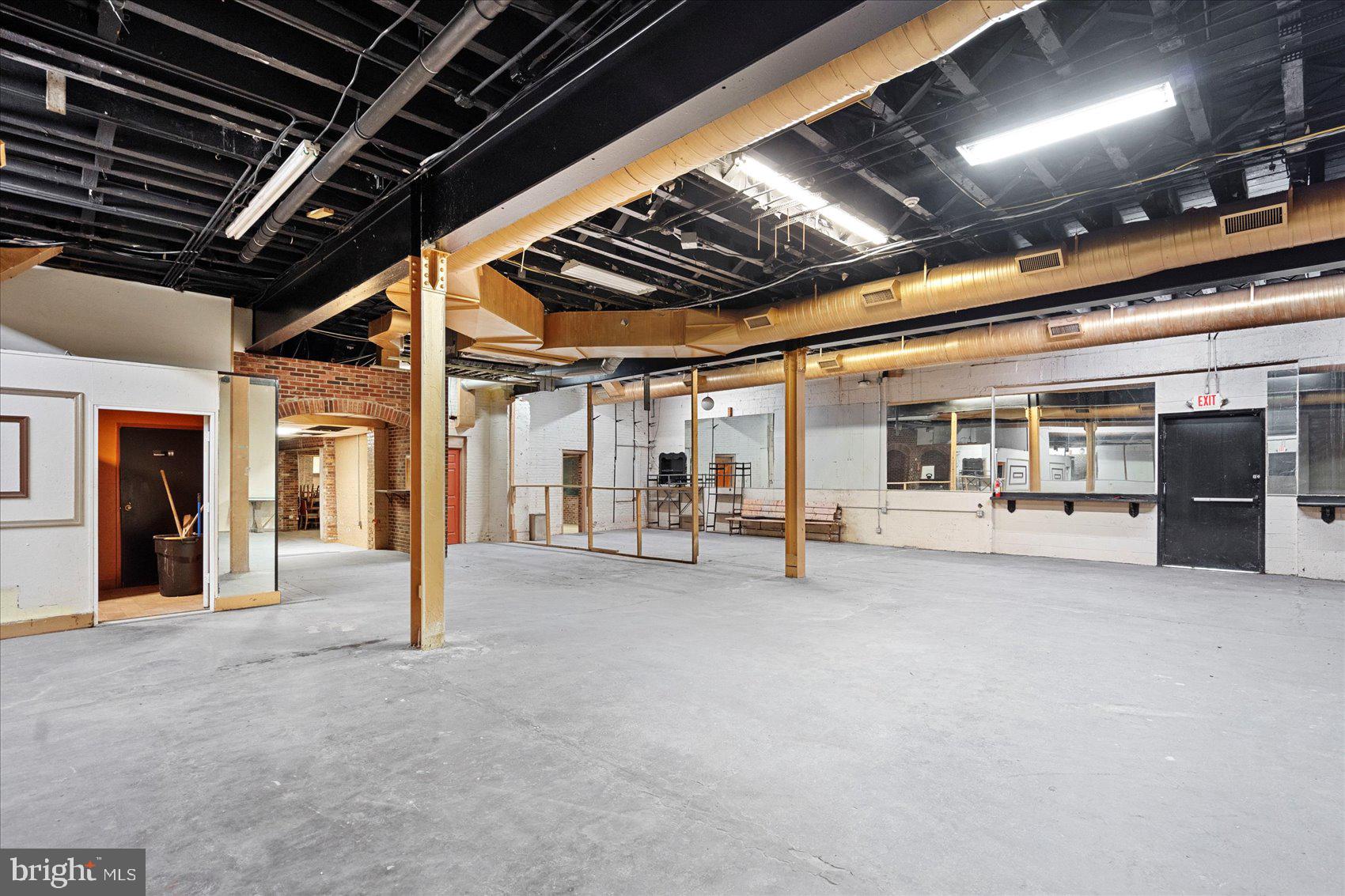 1011 GREENMOUNT AVENUE