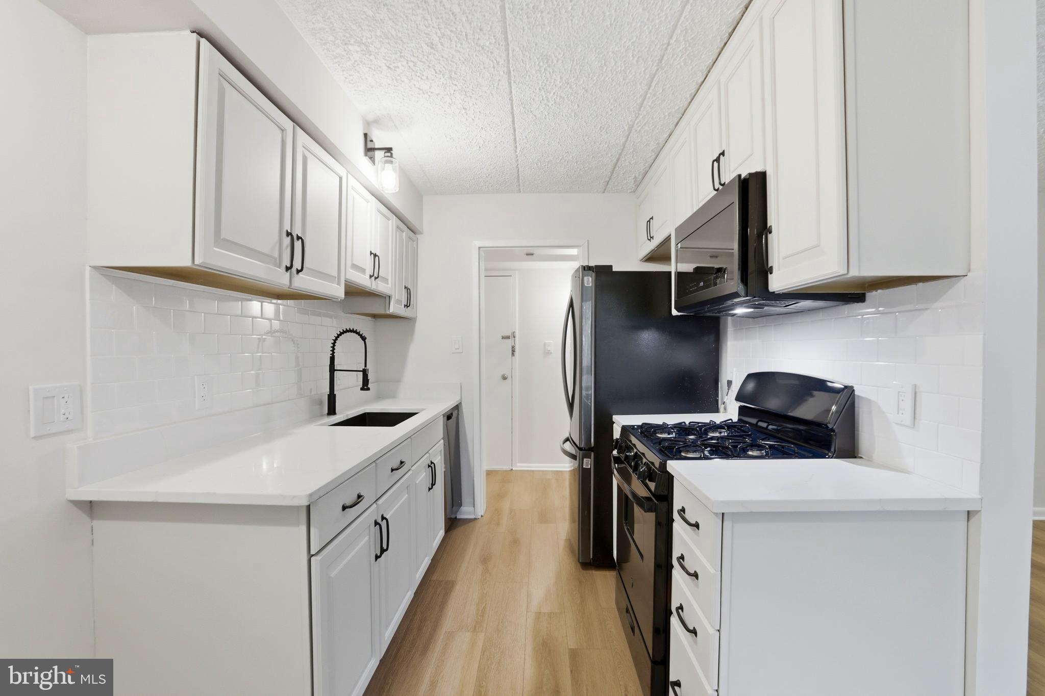 2313 FREETOWN COURT 20/11C