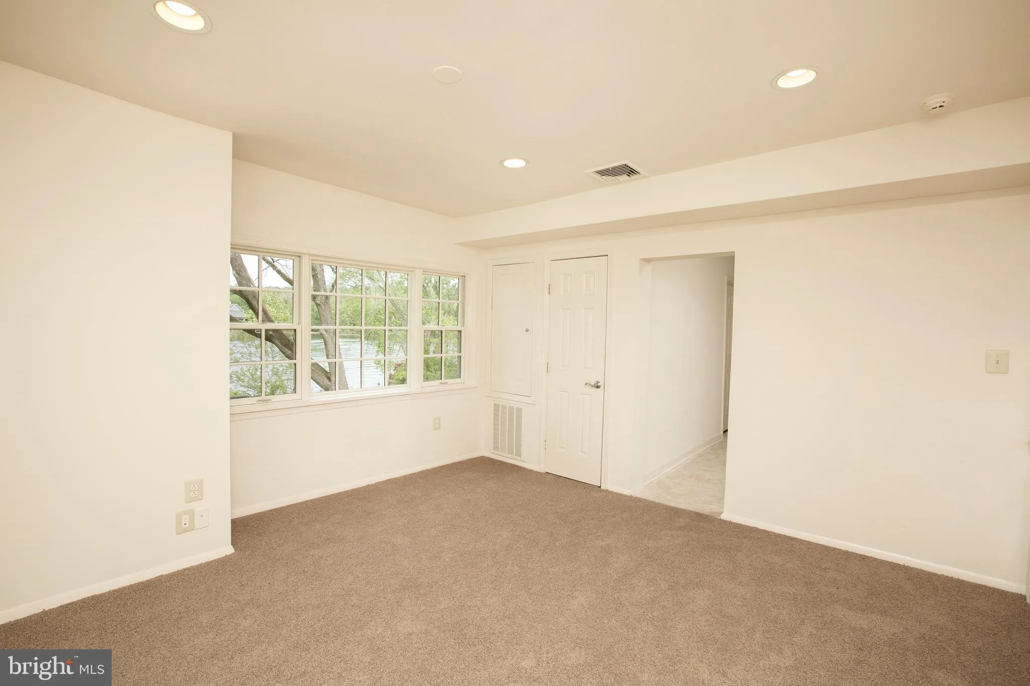 New Hope, Pennsylvania 18938, United States, ,Commercial,Coming Soon,164971