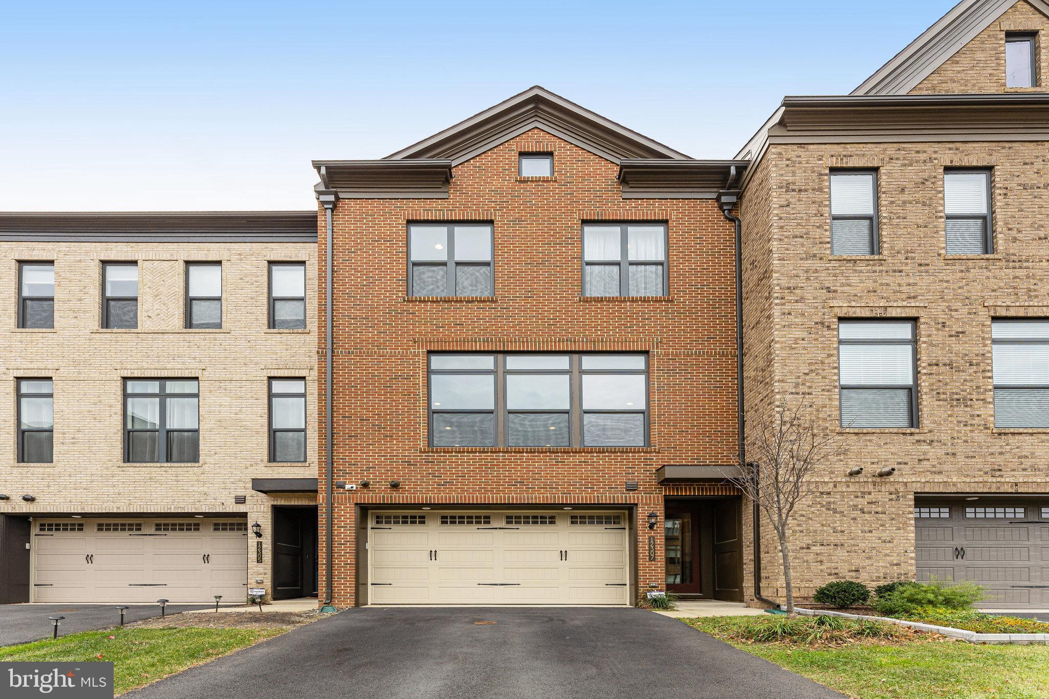 WEST OAKS CORNER - Residential