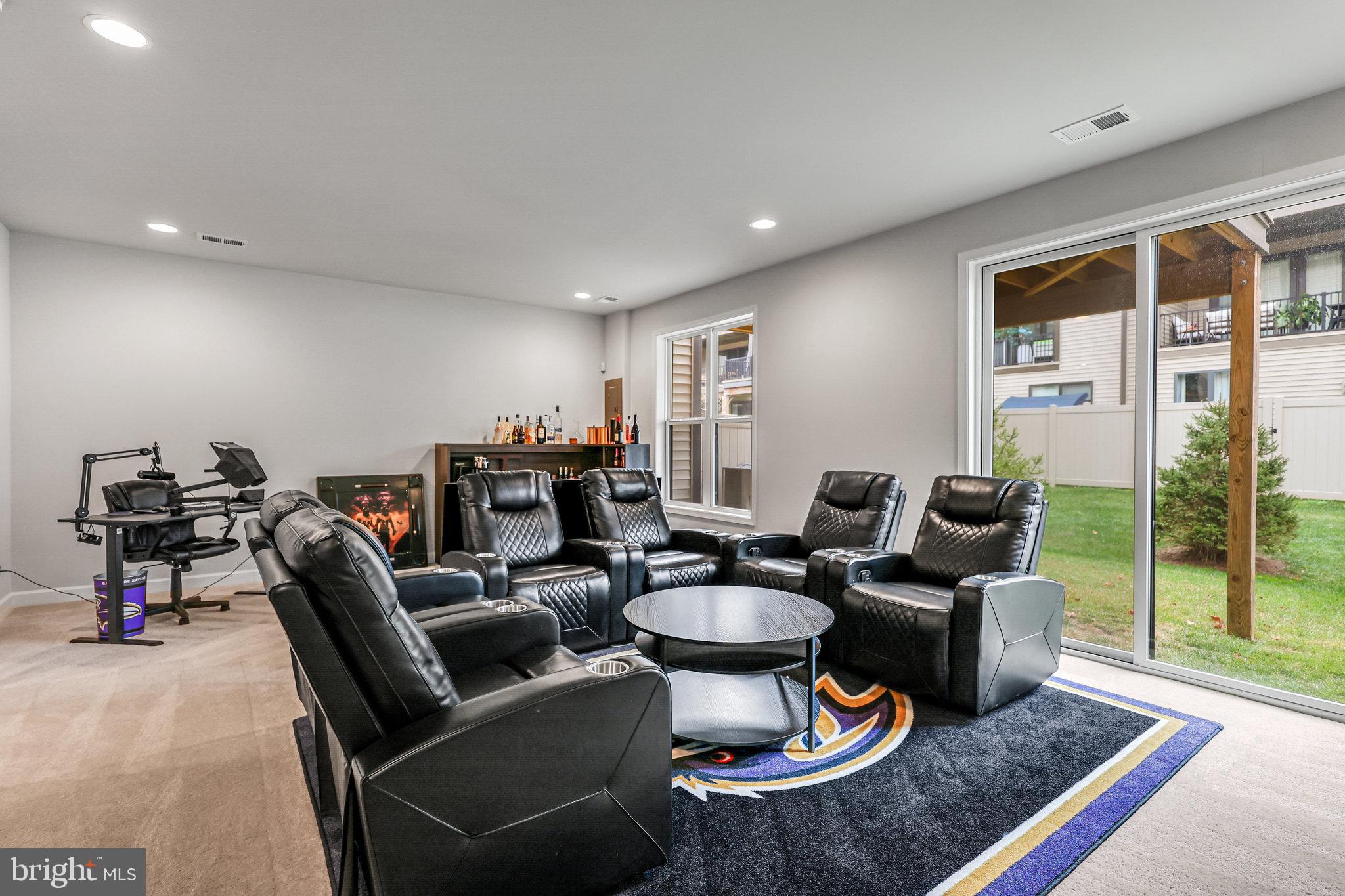 WEST OAKS CORNER - Residential