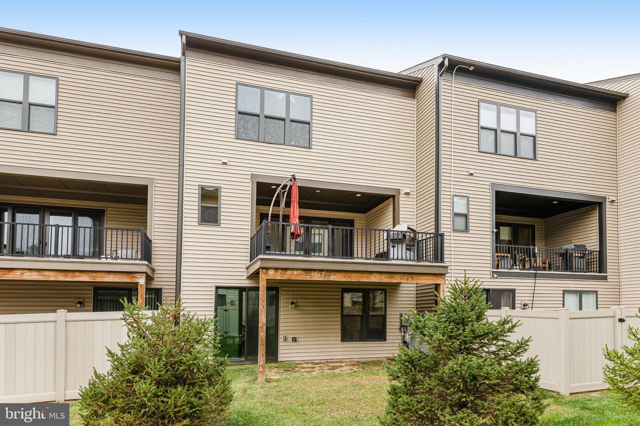 WEST OAKS CORNER - Residential