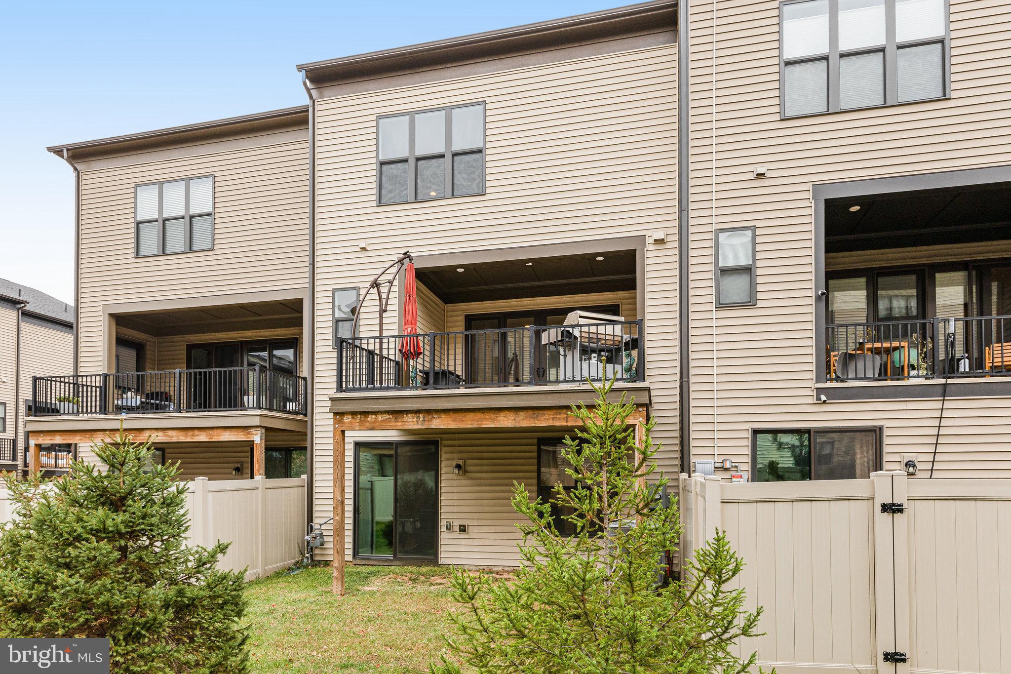 WEST OAKS CORNER - Residential