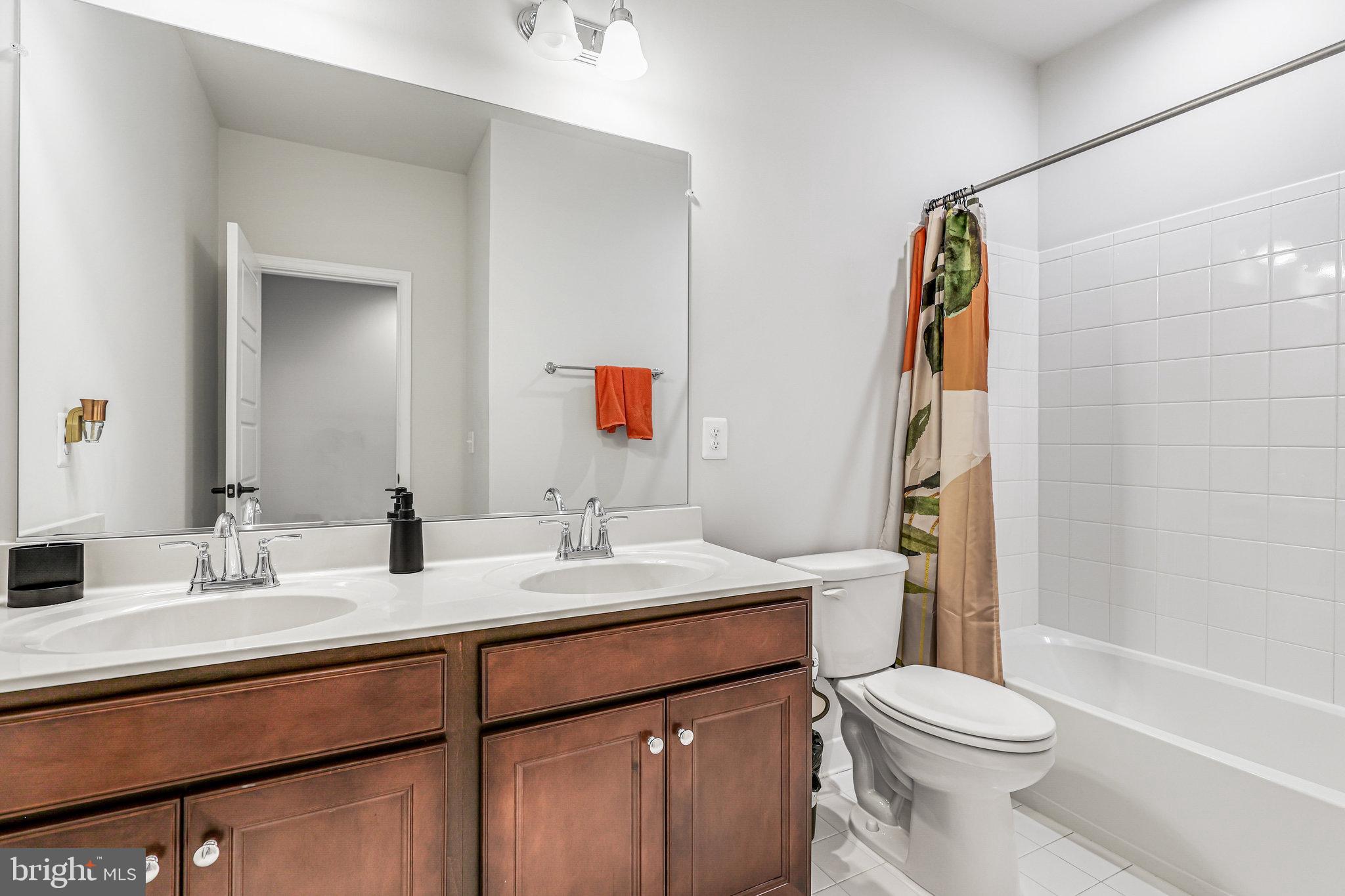 WEST OAKS CORNER - Residential