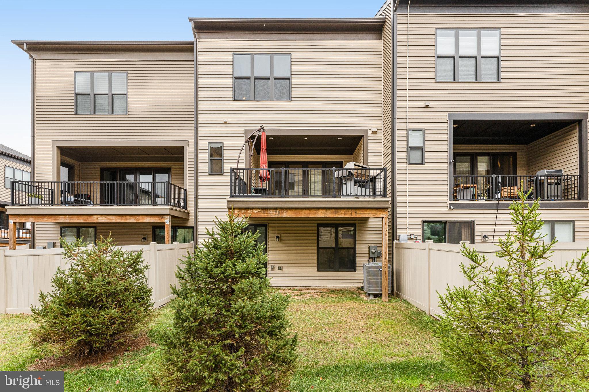 WEST OAKS CORNER - Residential